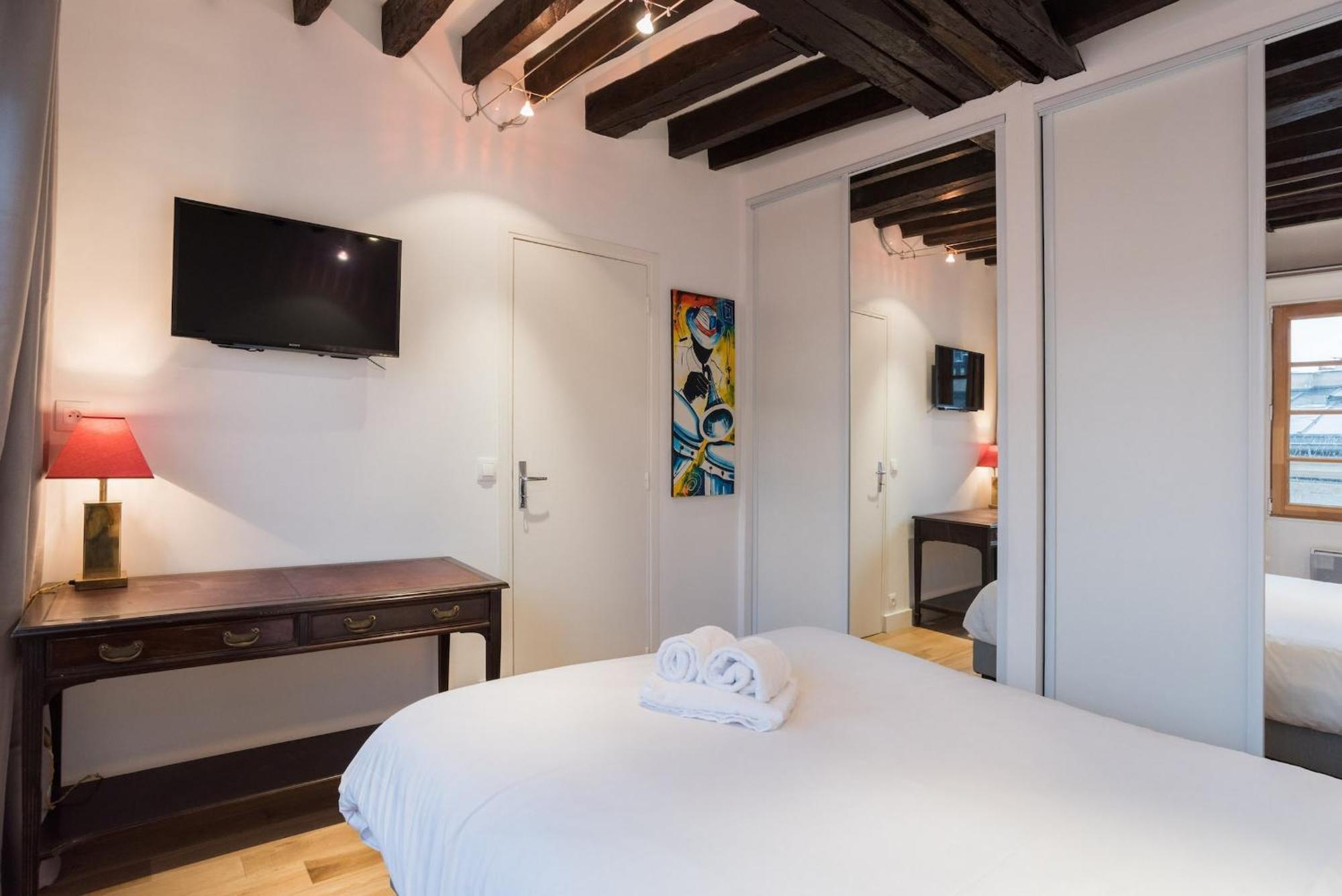 Le Marais & Square Du Temple - Cityapartmentstay Apartment