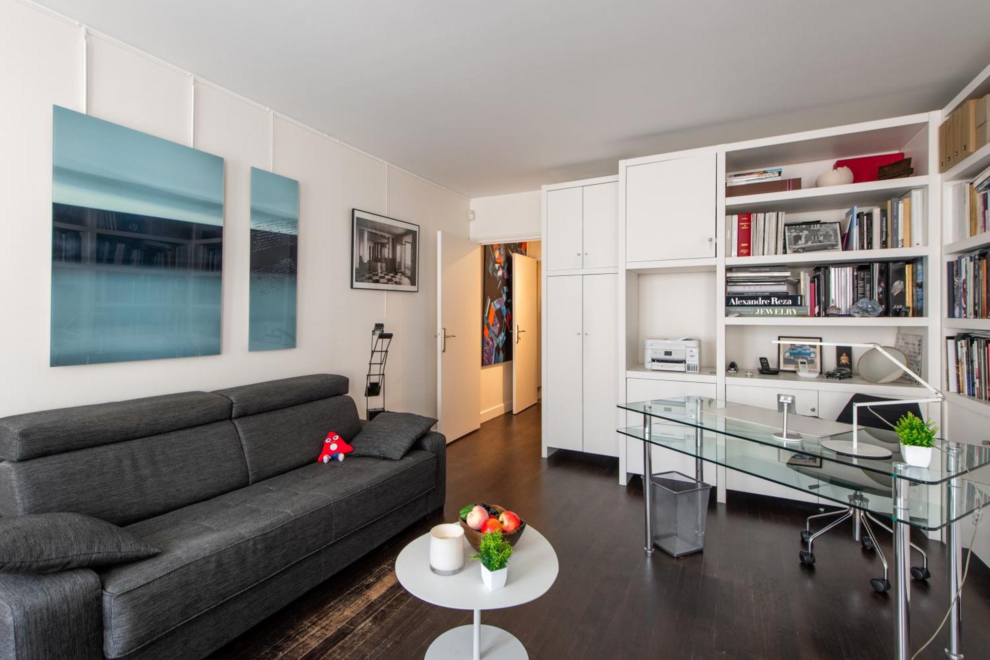 Charming 4 Guests At Galeries Lafayette And Printemps 9th Ard With Air Conditioning Apartment *