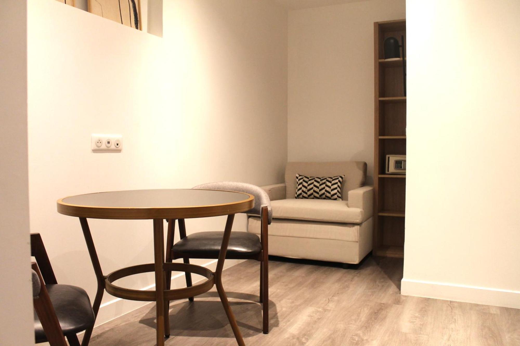 Avia Saphir Montparnasse 3*