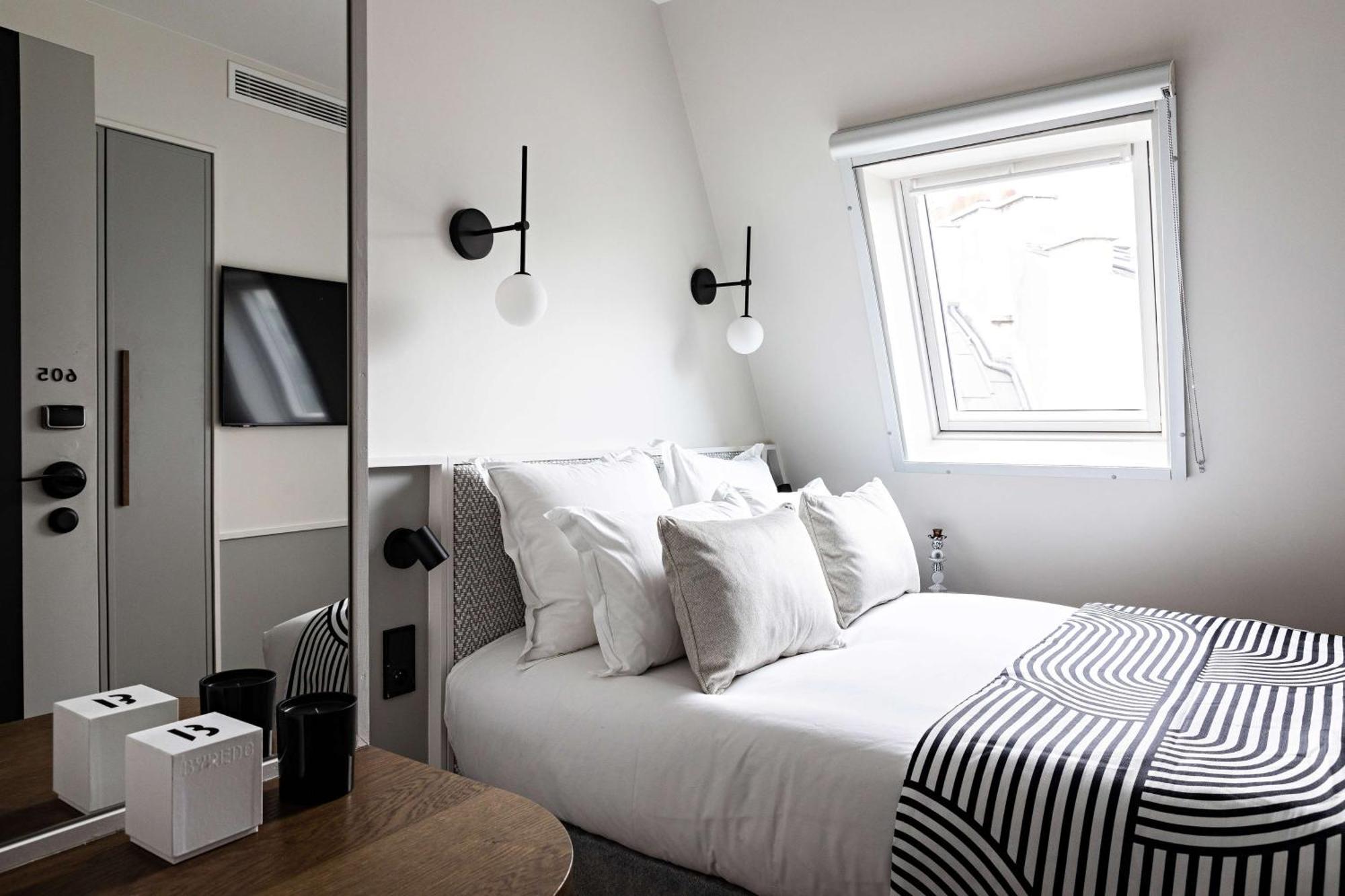 The Blake Gare Saint Lazare 4*