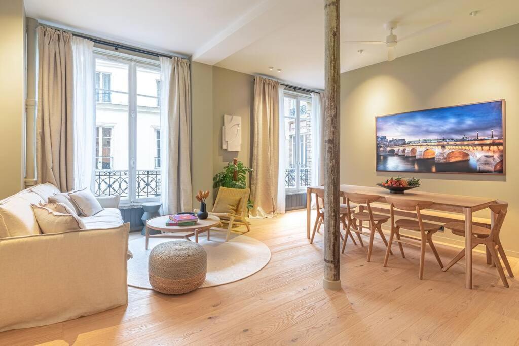 Apartment Marais - Magnificent 3br/bth Decorated With Taste
