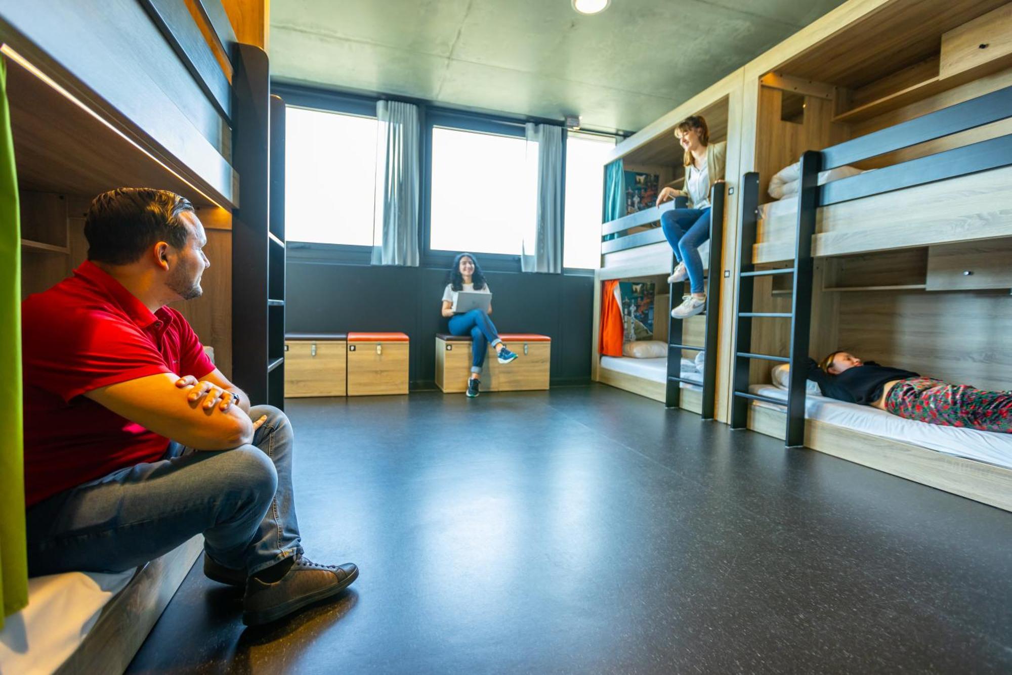 The People - Marais Hostel