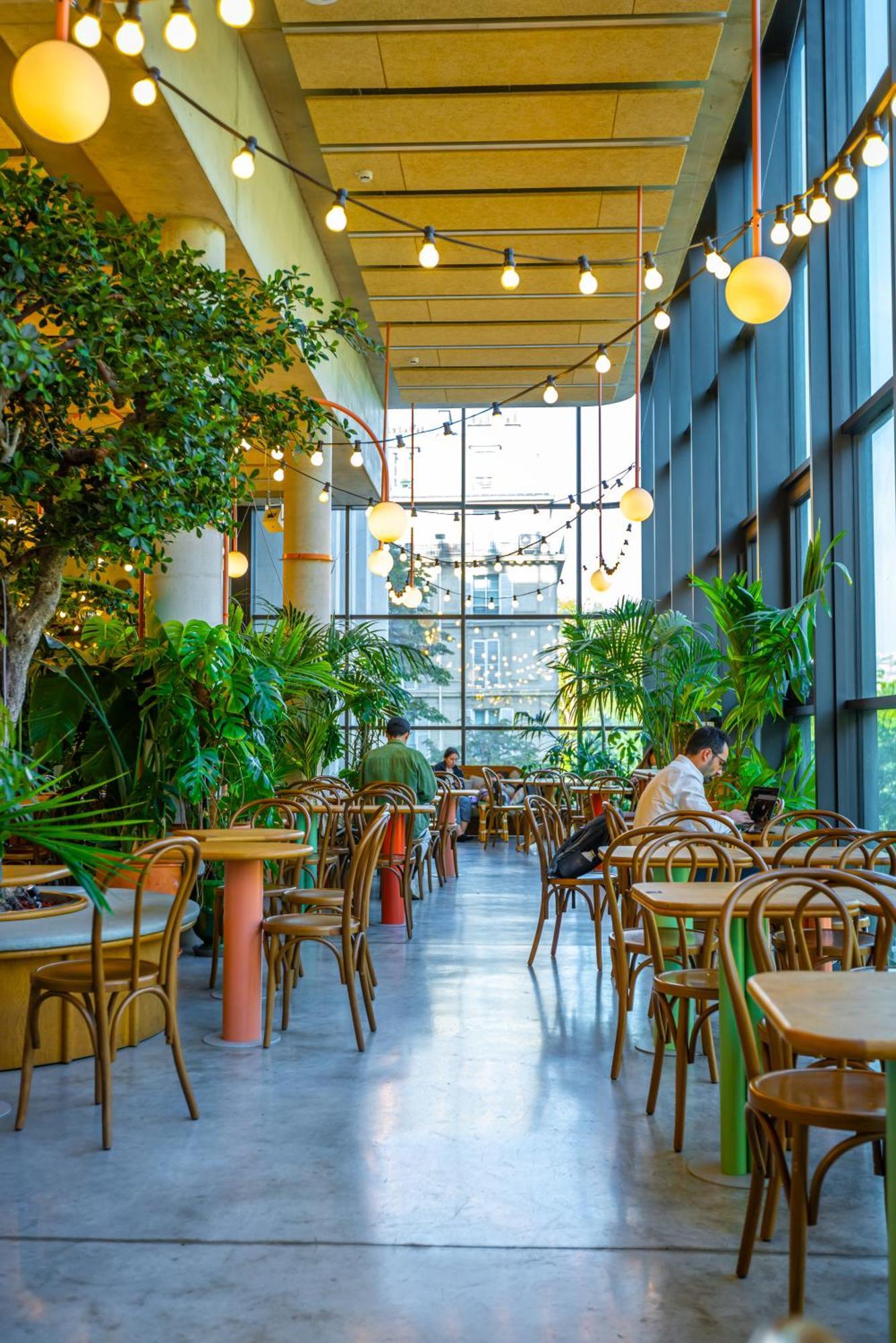 The People - Marais Hostel