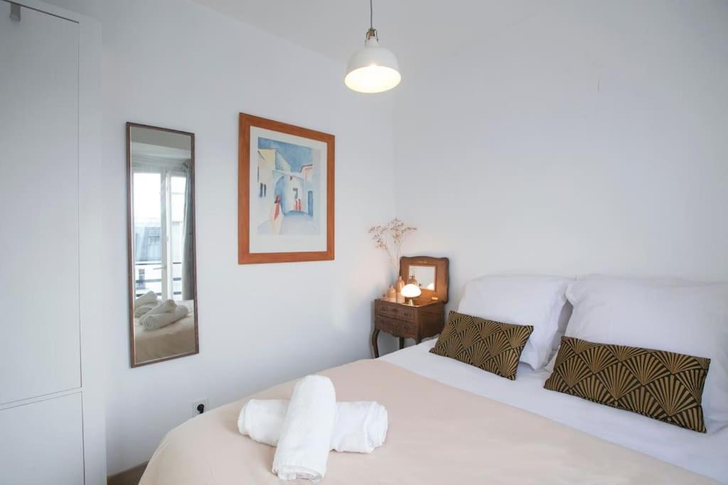 Heavenly & Cozy Parisian Flat - Place Voltaire Apartment