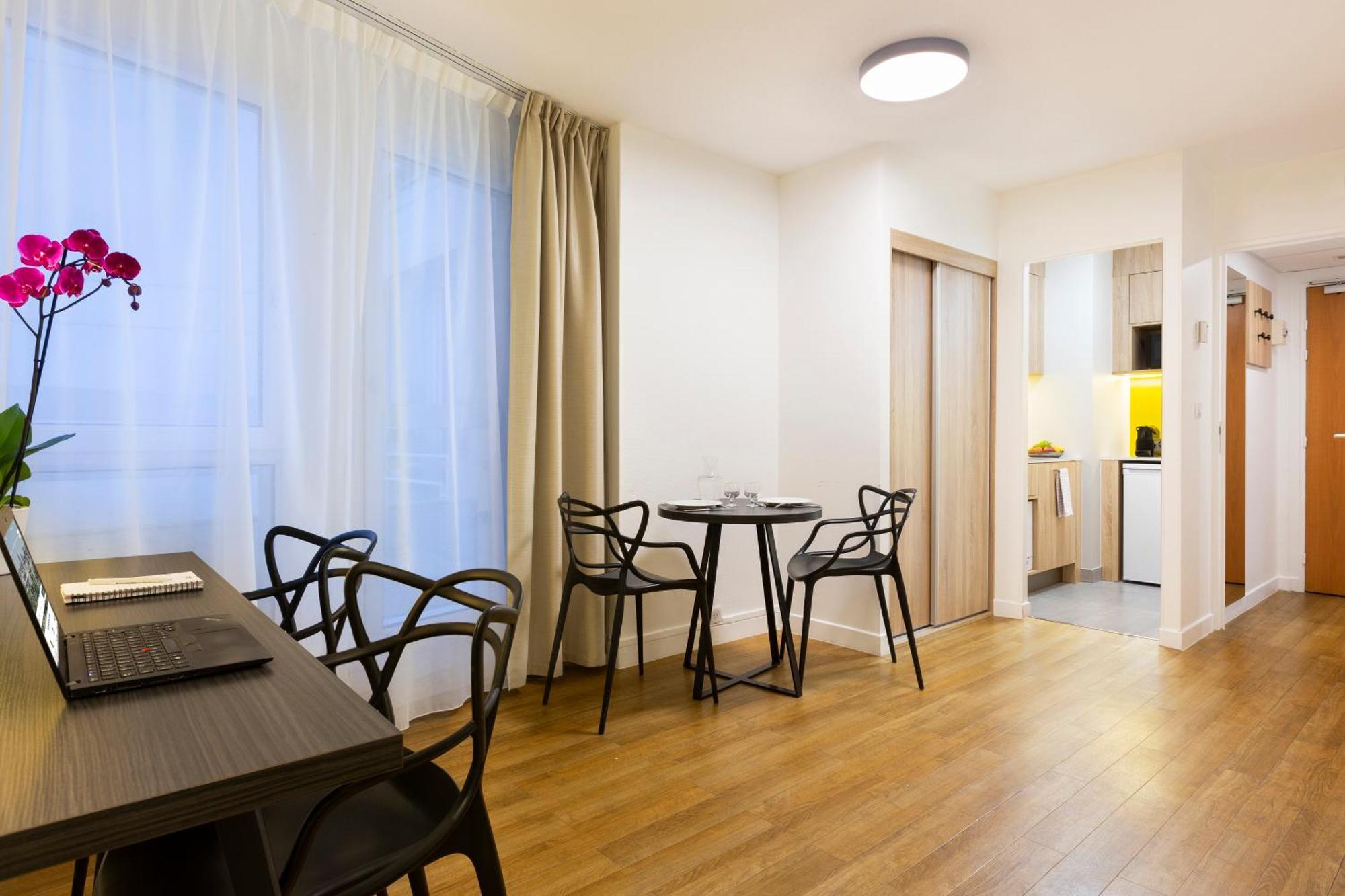 Citadines Tour Eiffel 4*