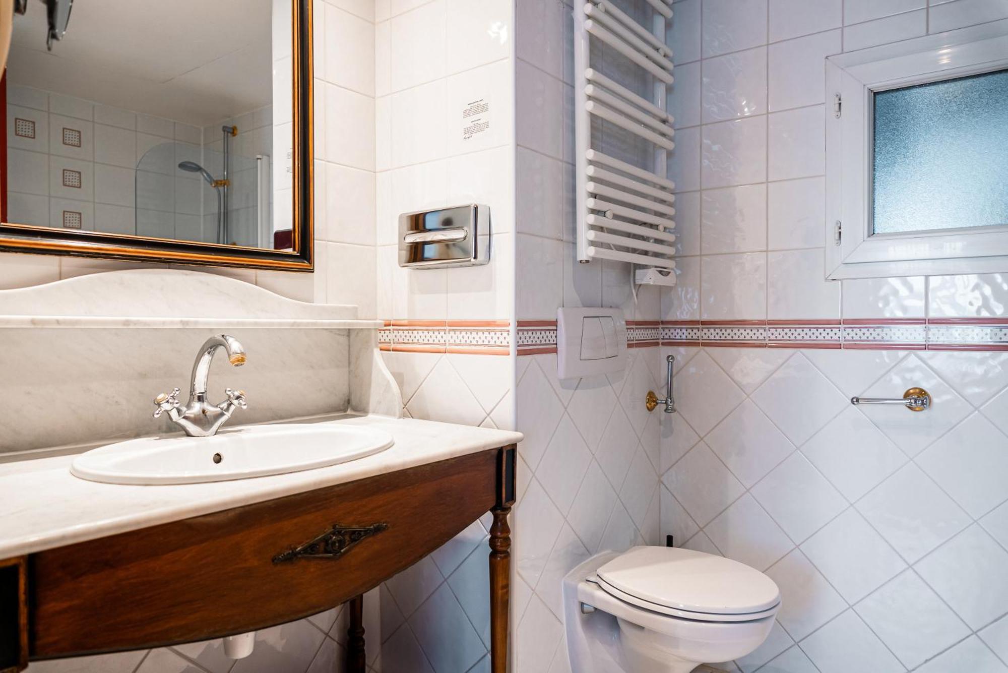 Hotel Eugenie Paris
