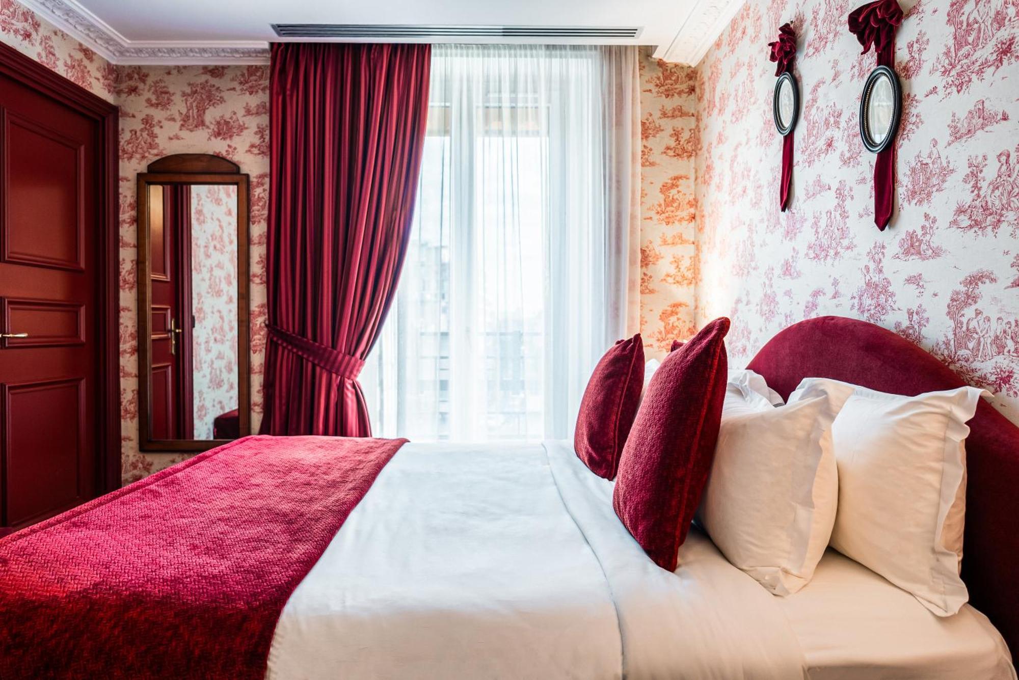 Eugenie 4* Paris