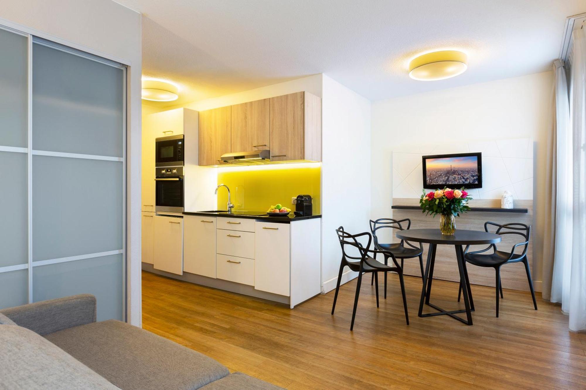 Citadines Tour Eiffel Aparthotel 4*
