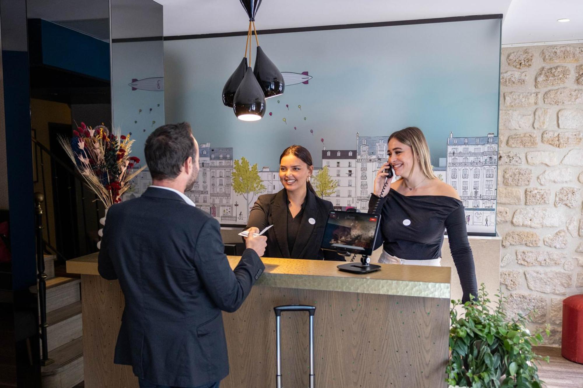 Hotel La Parizienne 3*