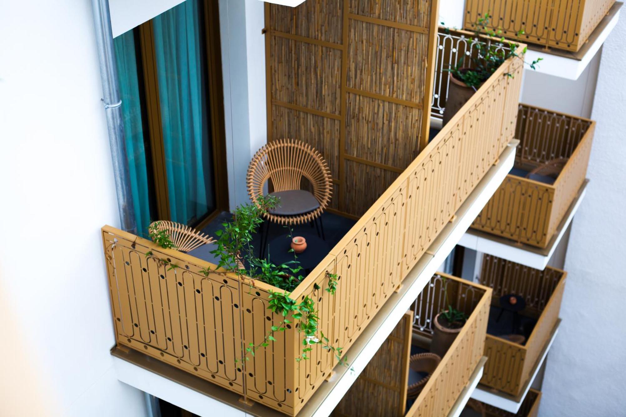Bloom House & Paris
