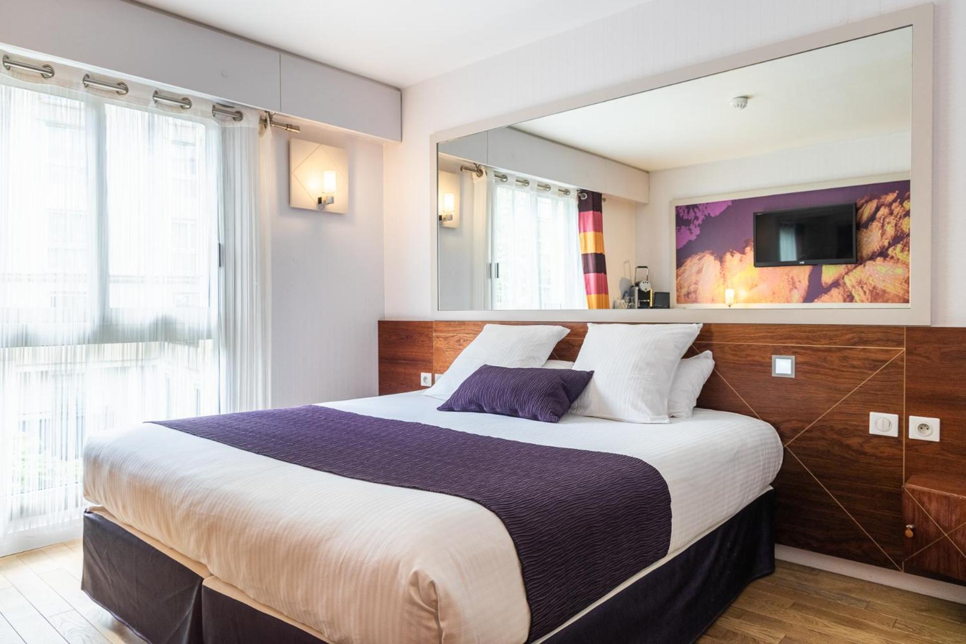 Hotel Ampere 4*