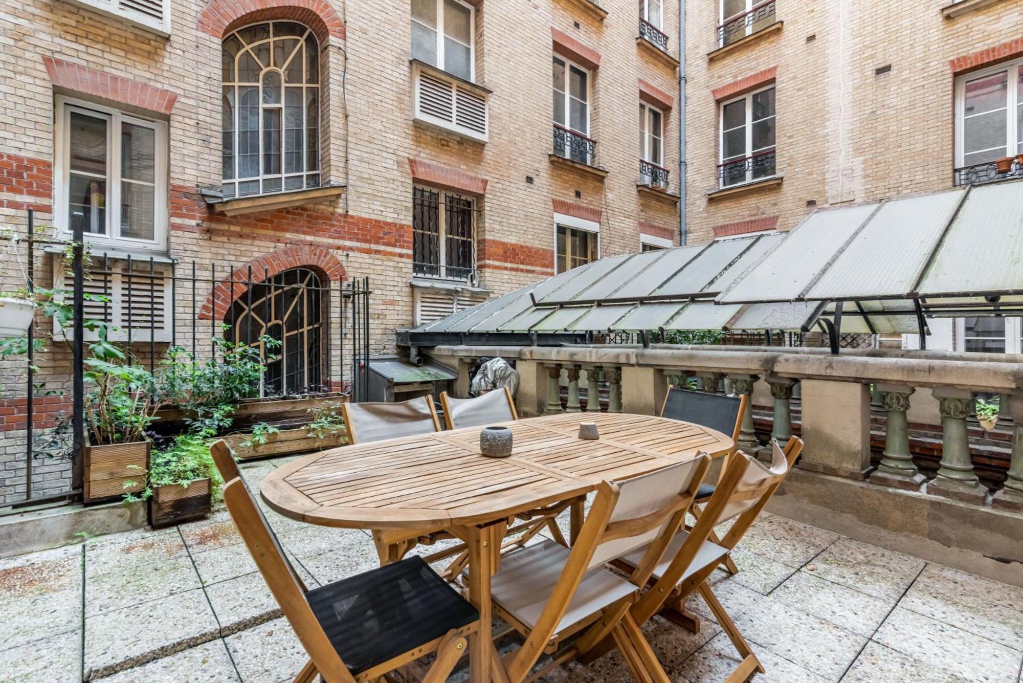 Apartment Cocon Avec Terrasse A Montmartre Paris