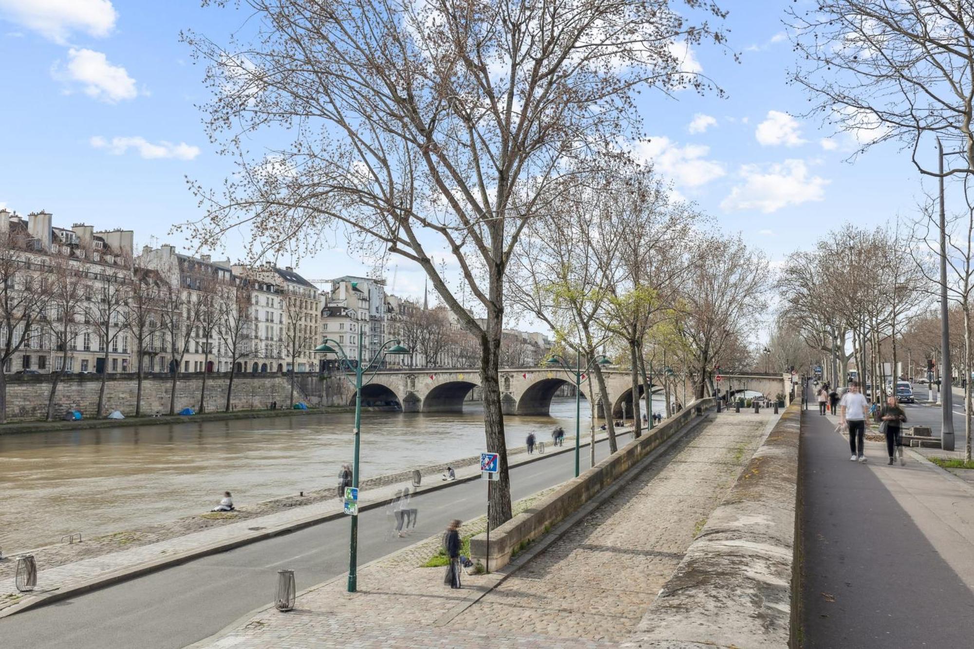 Quai Des Celestins 1bdr By B'your Appartement Paris
