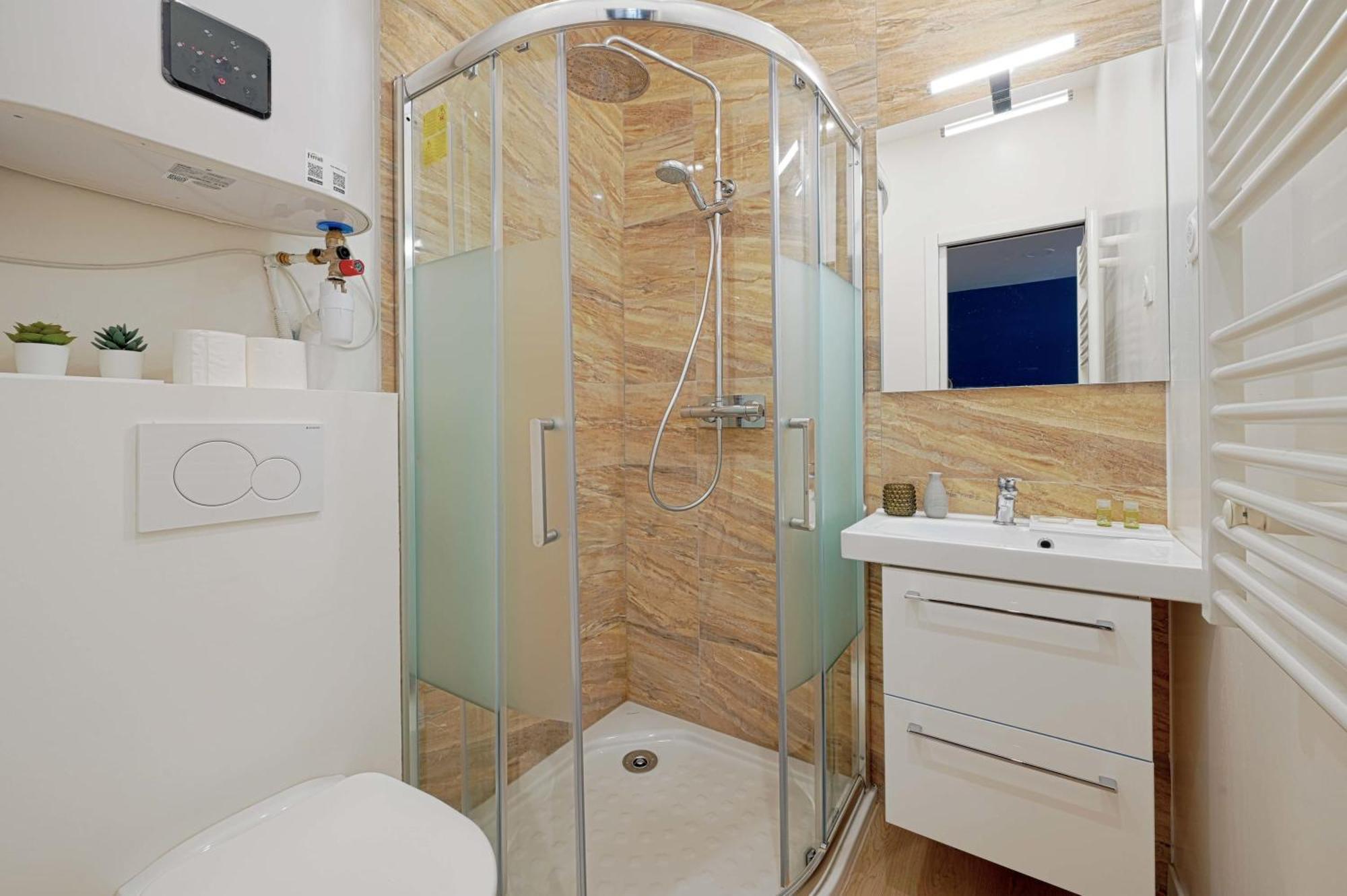 Modern Fully Renovated