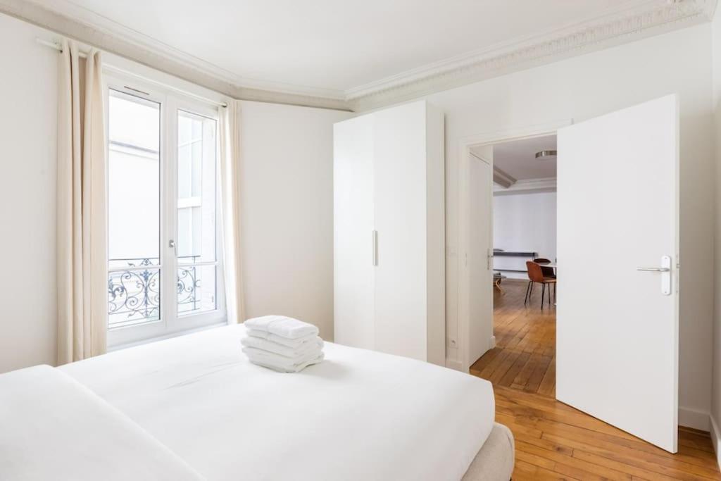 Eiffel Tower - New Renovated 4 People Apartment