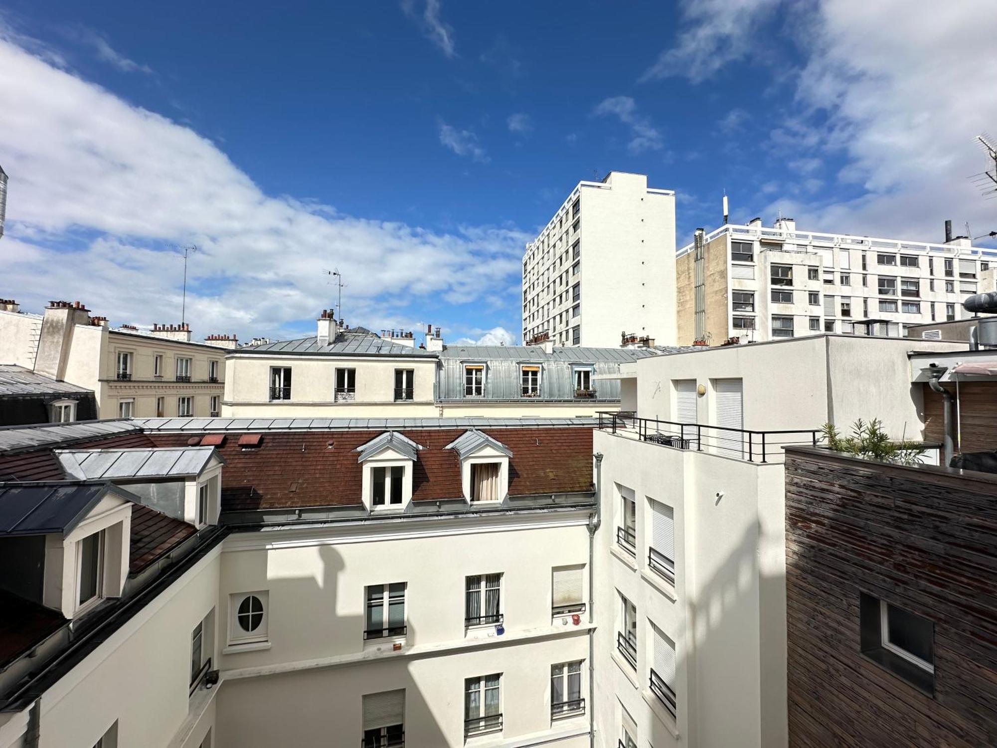 - Buttes Chaumont's Park -entire Flats *