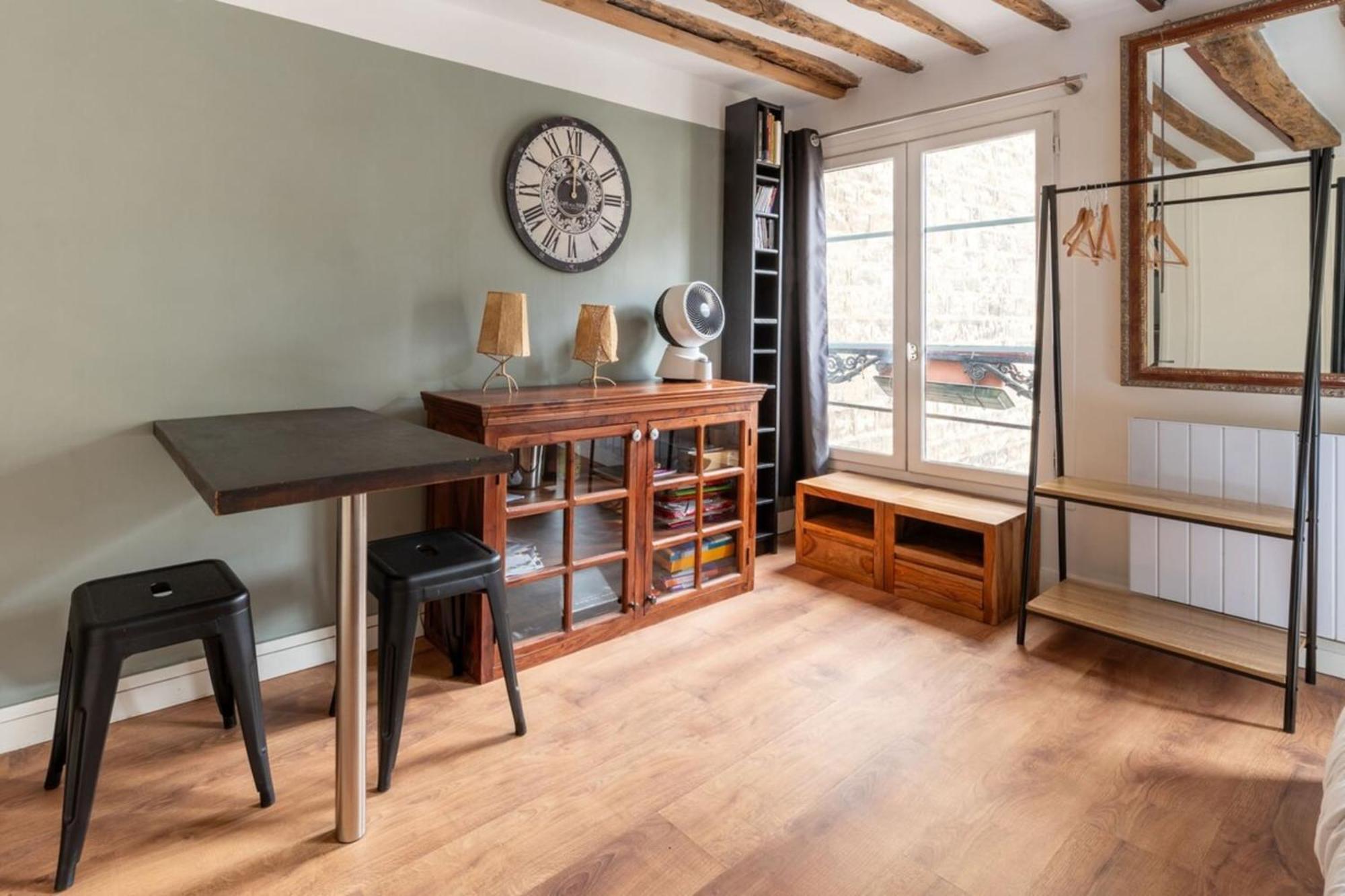 Central Parisian-style Studio Apart - Sentier Paris