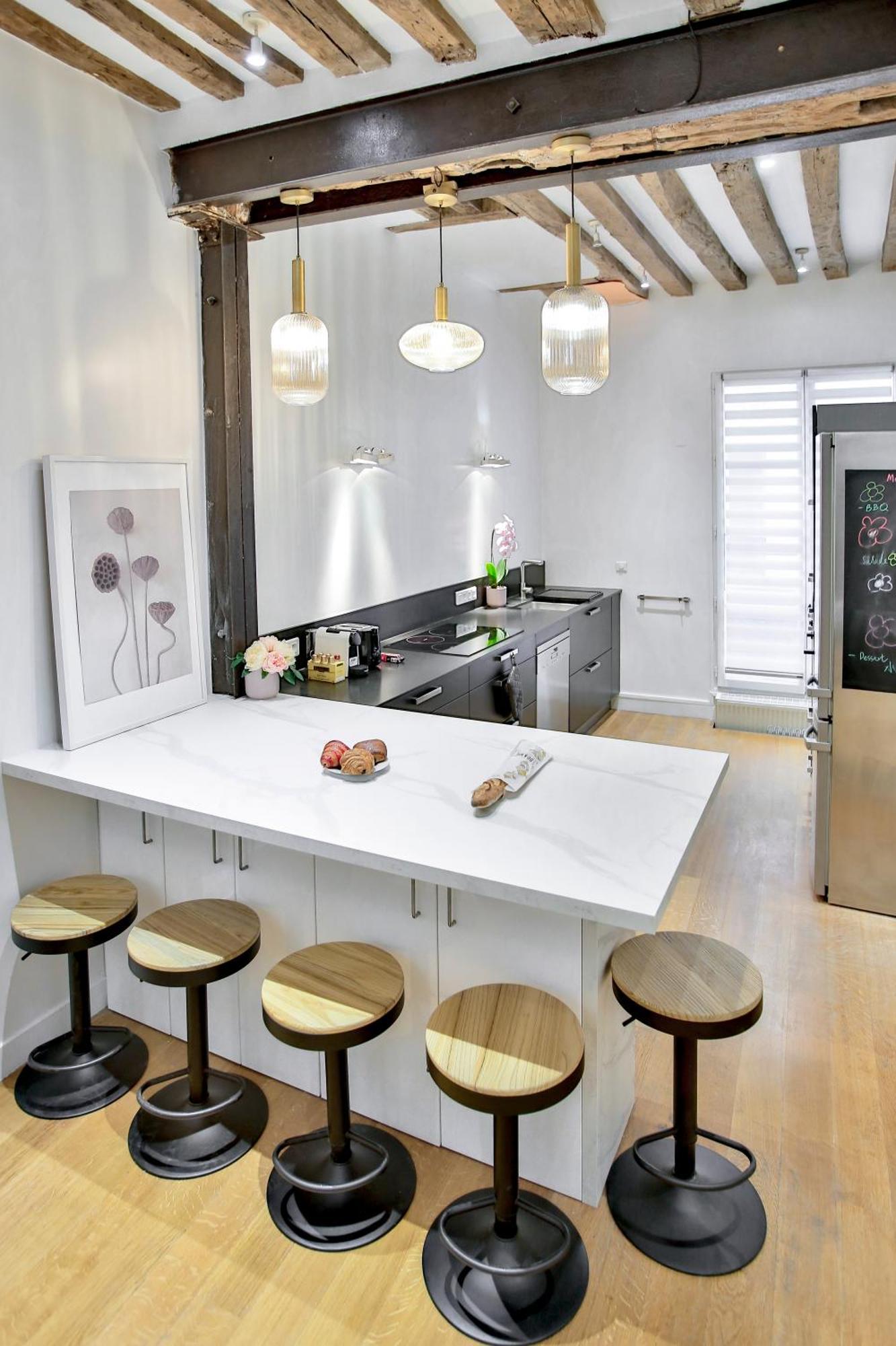 Marais 4 Bedrooms New * Paris