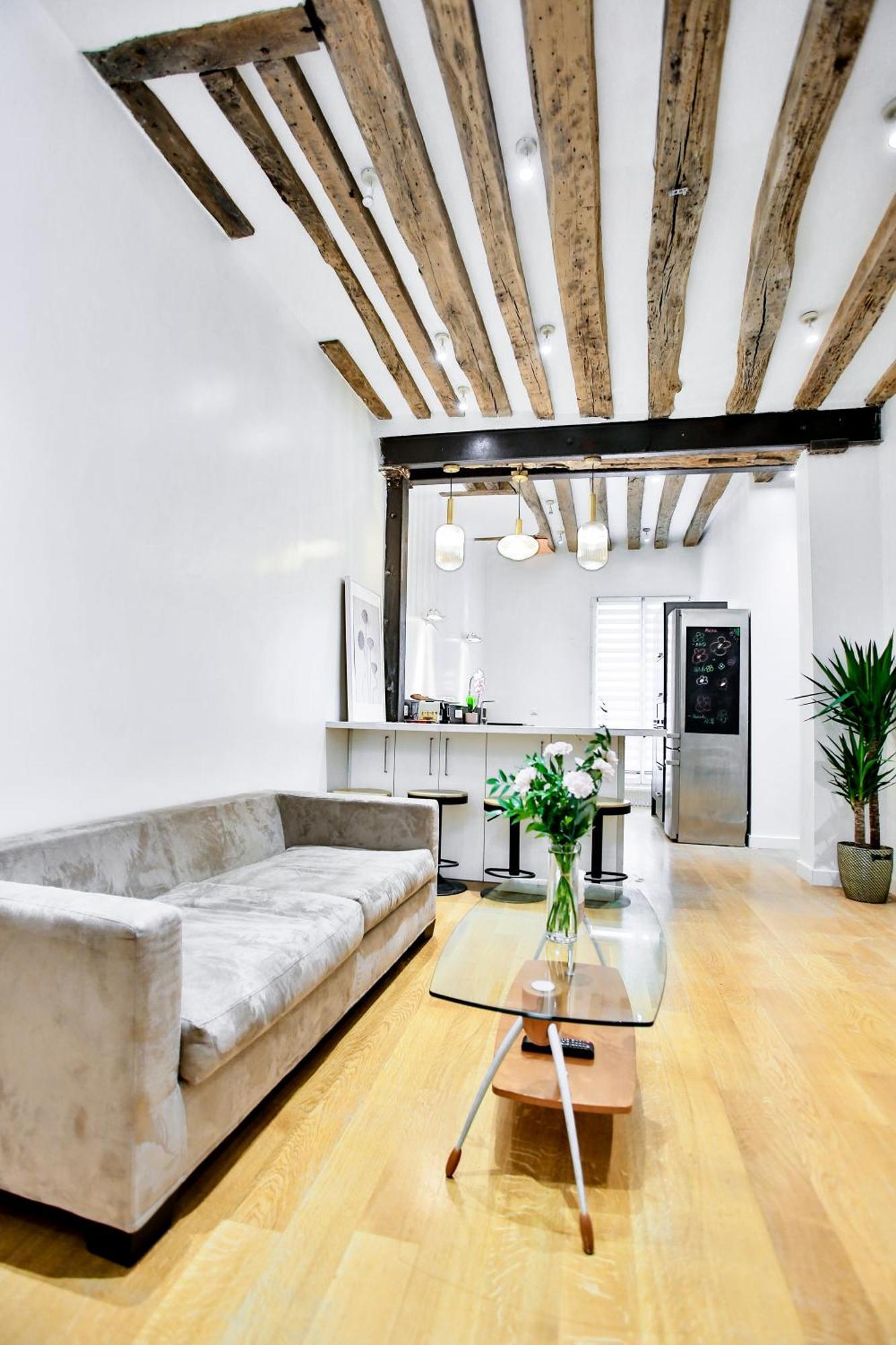 Marais 4 Bedrooms New Appartement