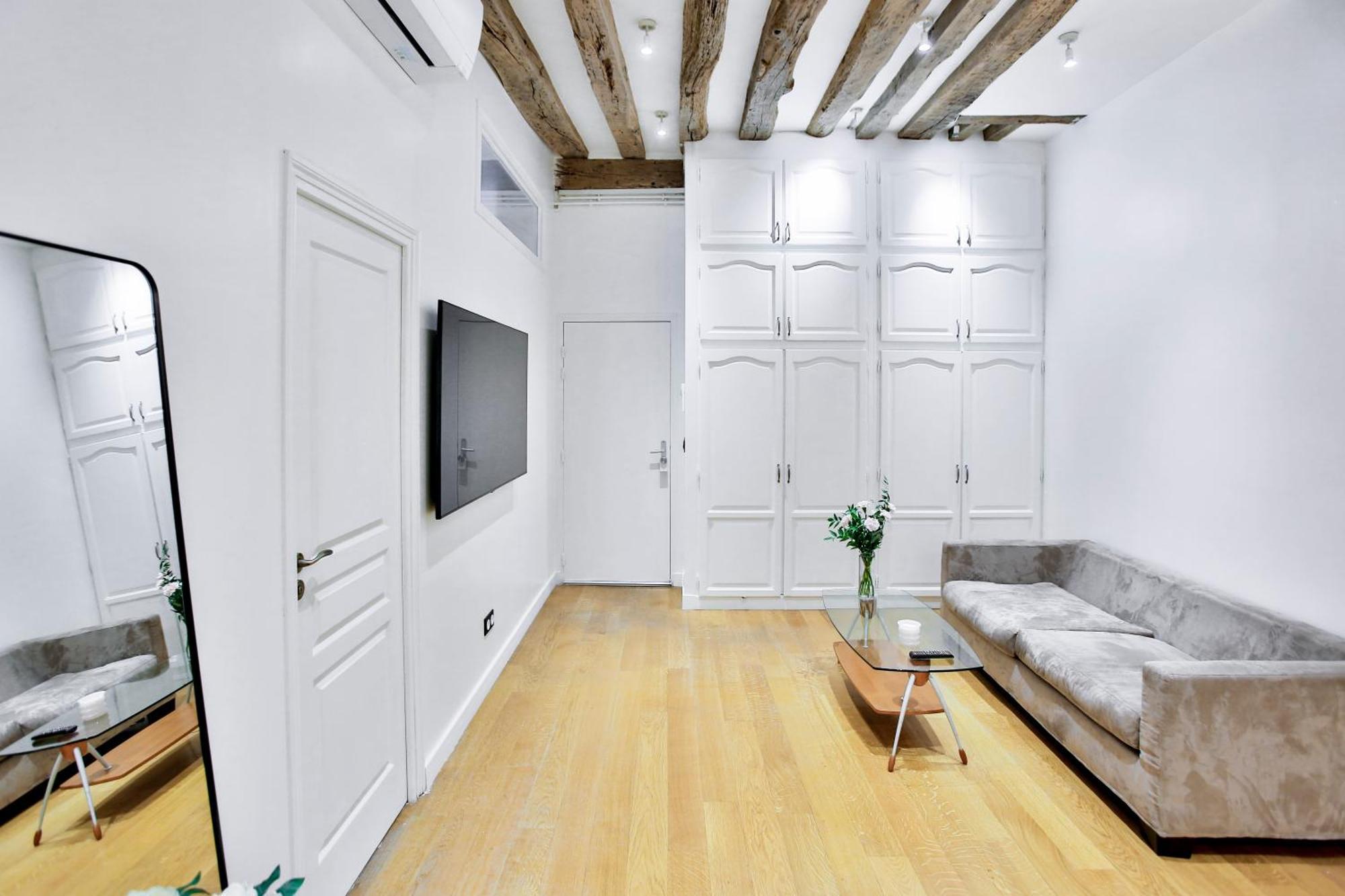 Marais 4 Bedrooms New * Paris