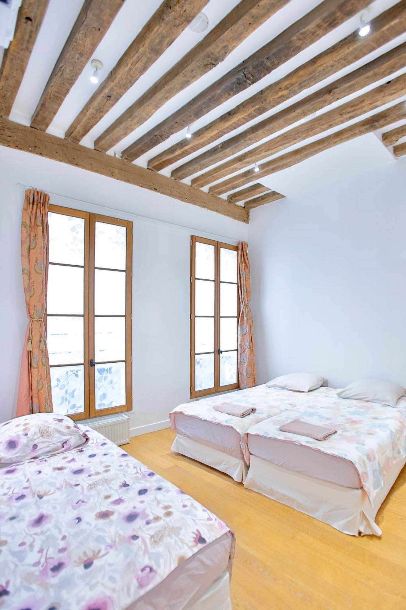 Appartement Marais 4 Bedrooms New