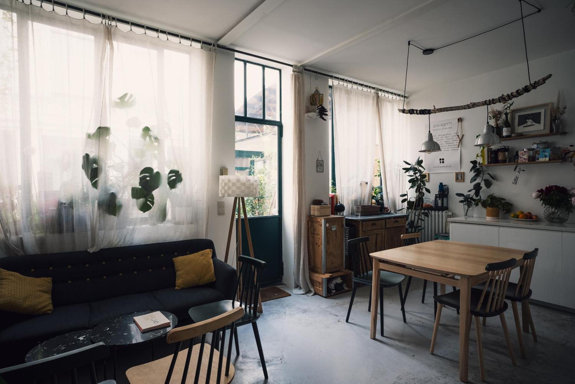 Duplex Sur Cour Arboree * Paris