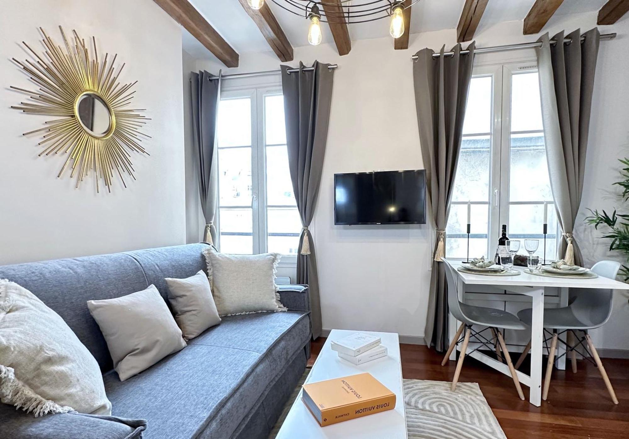 1579 - Eiffel Tower Gem, Stylish & Unique Appartement
