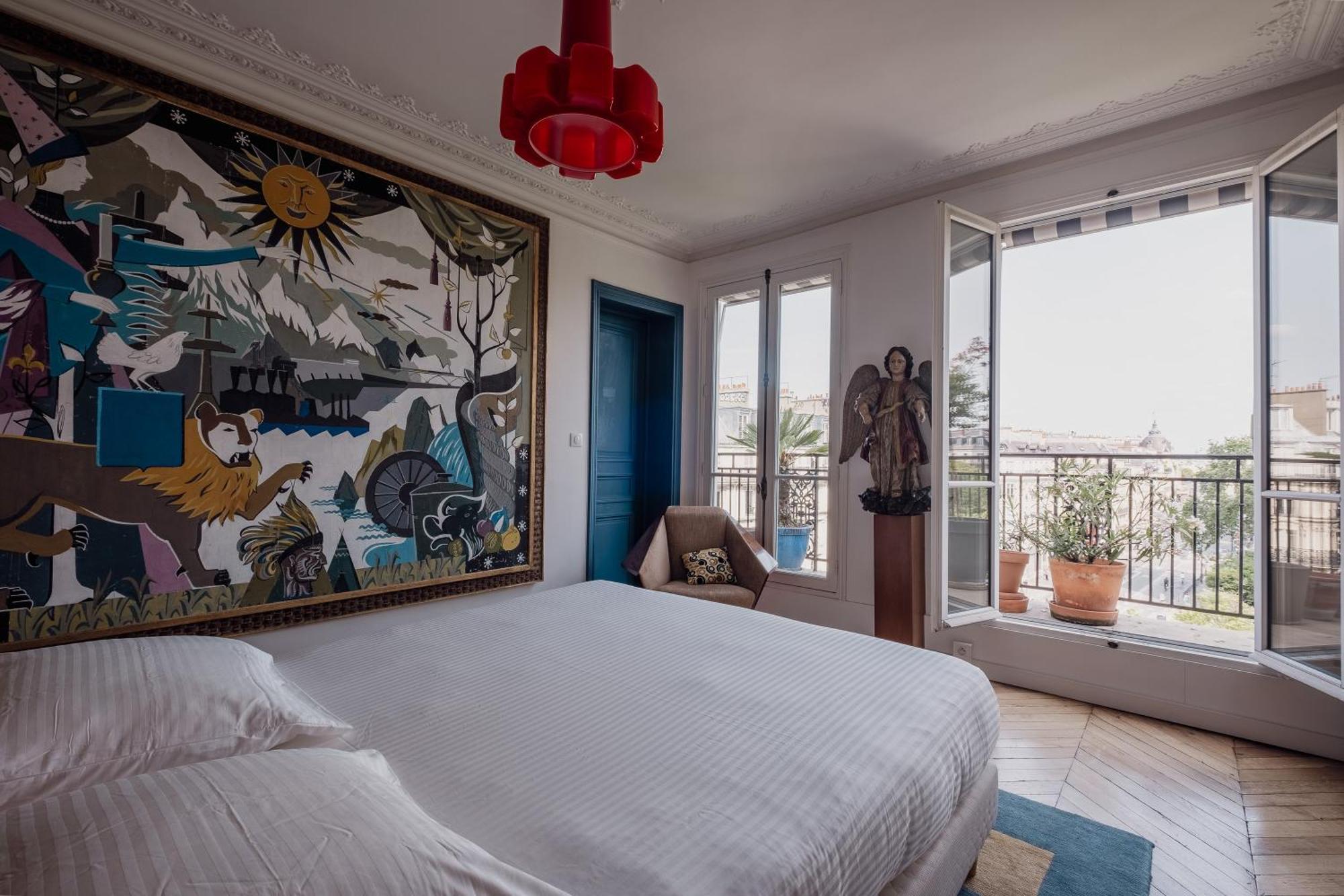Veeve - Eclectic Eminence * Paris