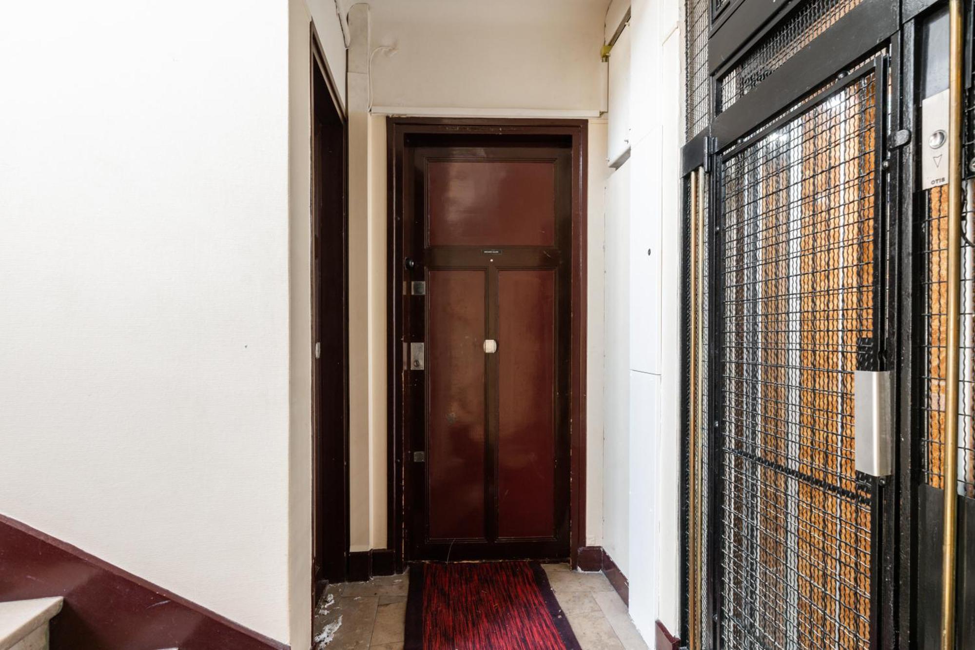 Elegant 15 Apartment