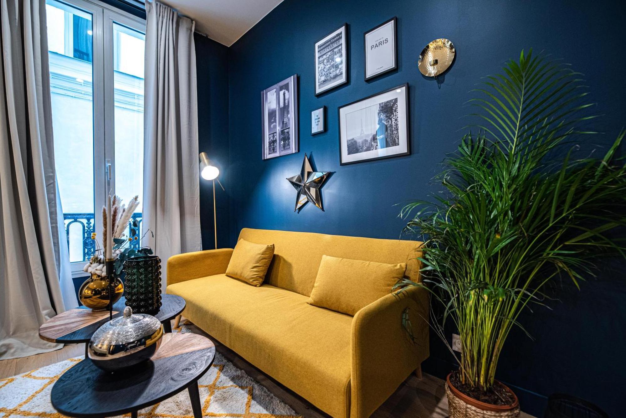 Monsieur Pigalle Apartment