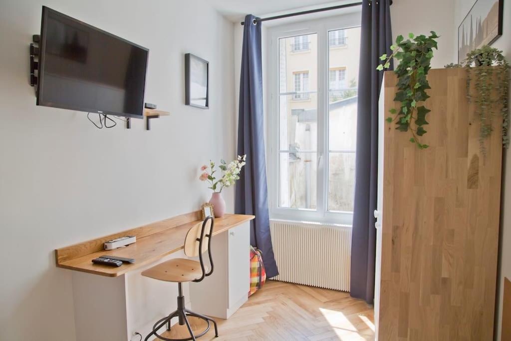 Apartment Fully Renovated Historic In Heart Mouffetard Paris