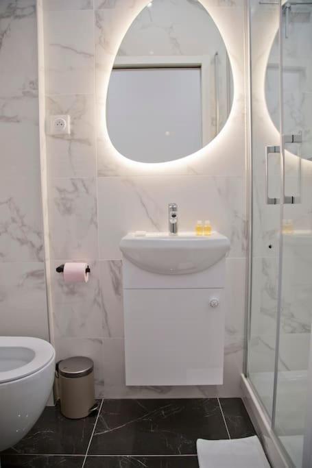 Apartment Fully Renovated Historic In Heart Mouffetard