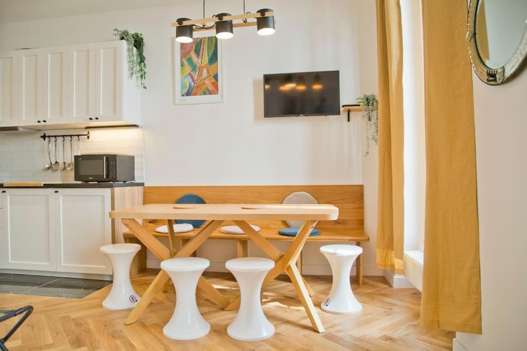 Fully Renovated Historic In Heart Mouffetard Apartment *