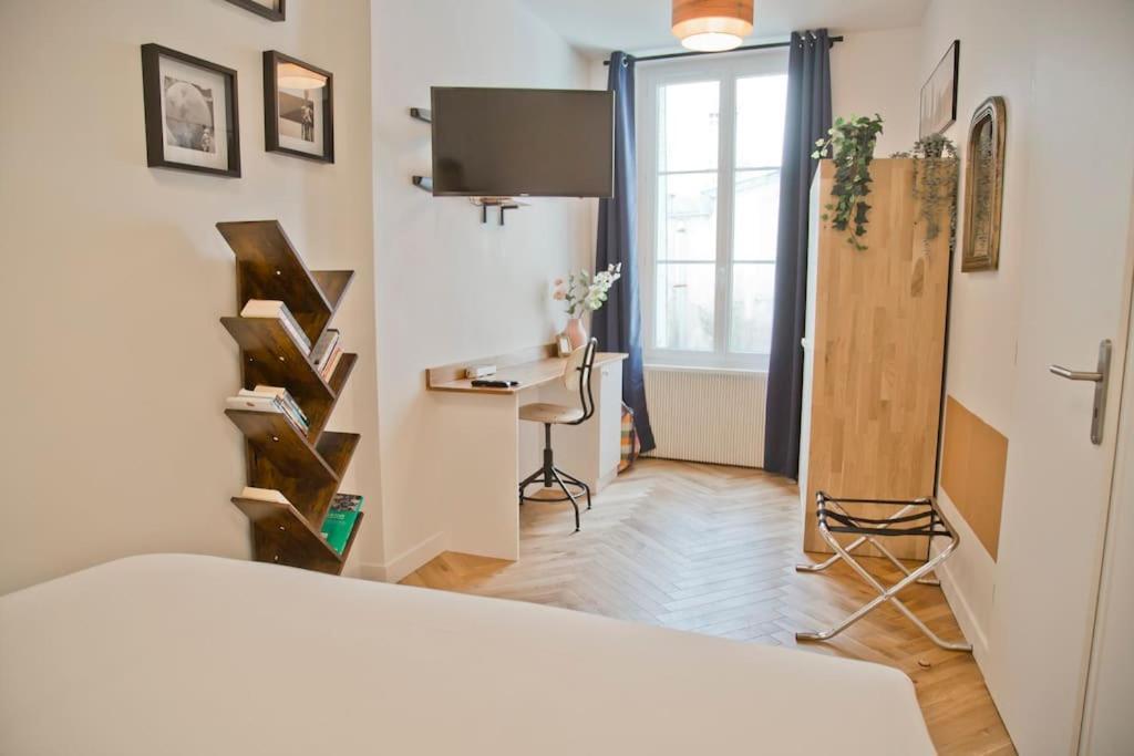 Fully Renovated Historic In Heart Mouffetard Apartment *