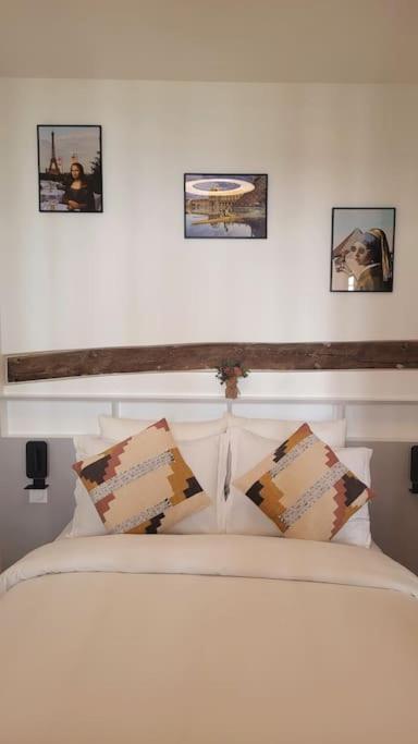 Fully Renovated Historic In Heart Mouffetard Apartment *