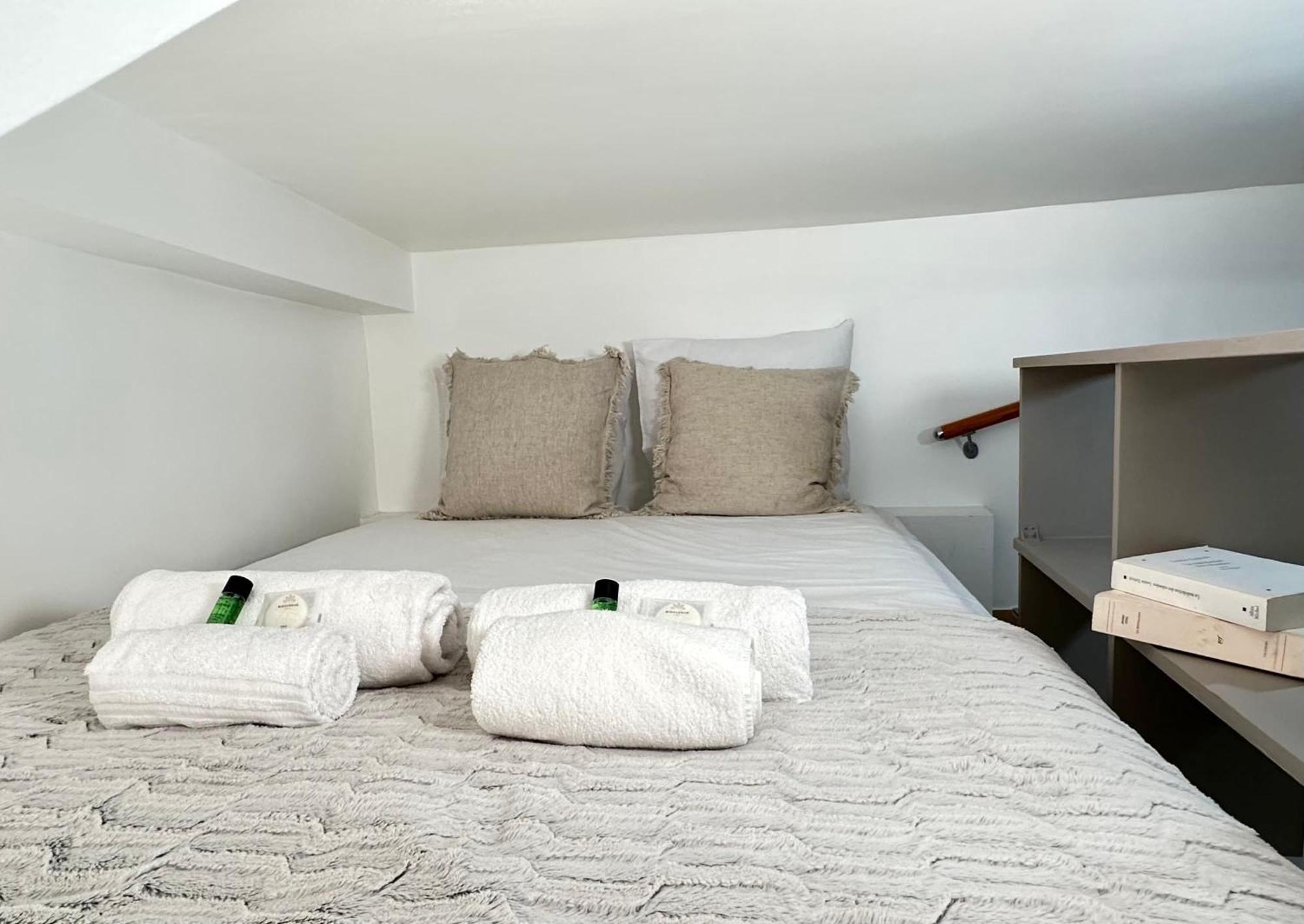 Appartement Stylish Studio Steps From Le Marais *