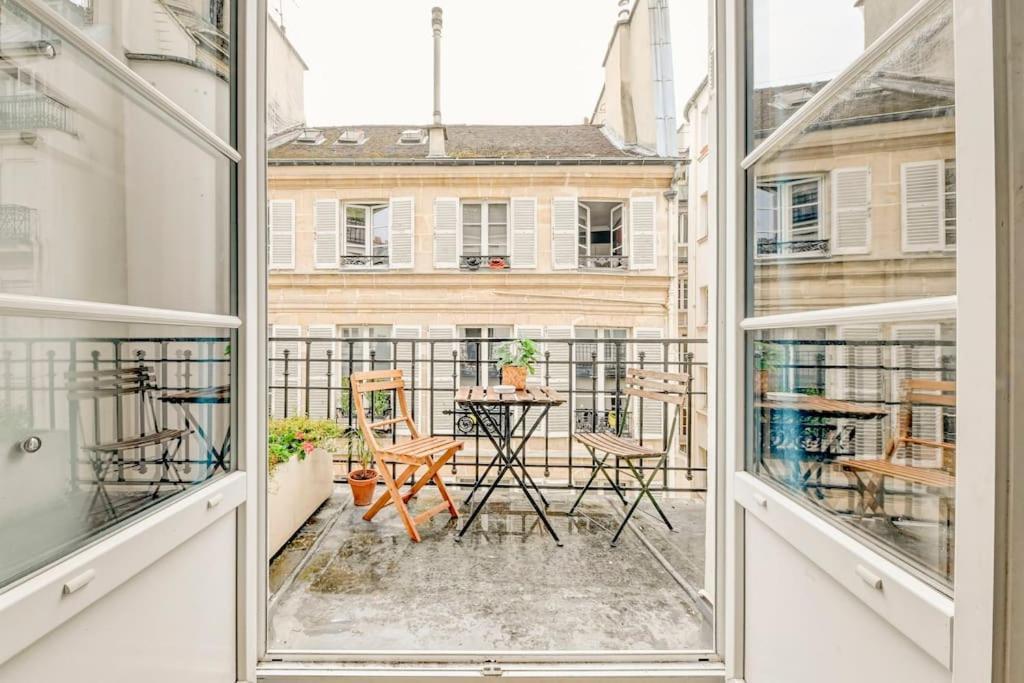 Petit Cosy A Saint-germain-des-pres Et Jardin Du Luxembourg
