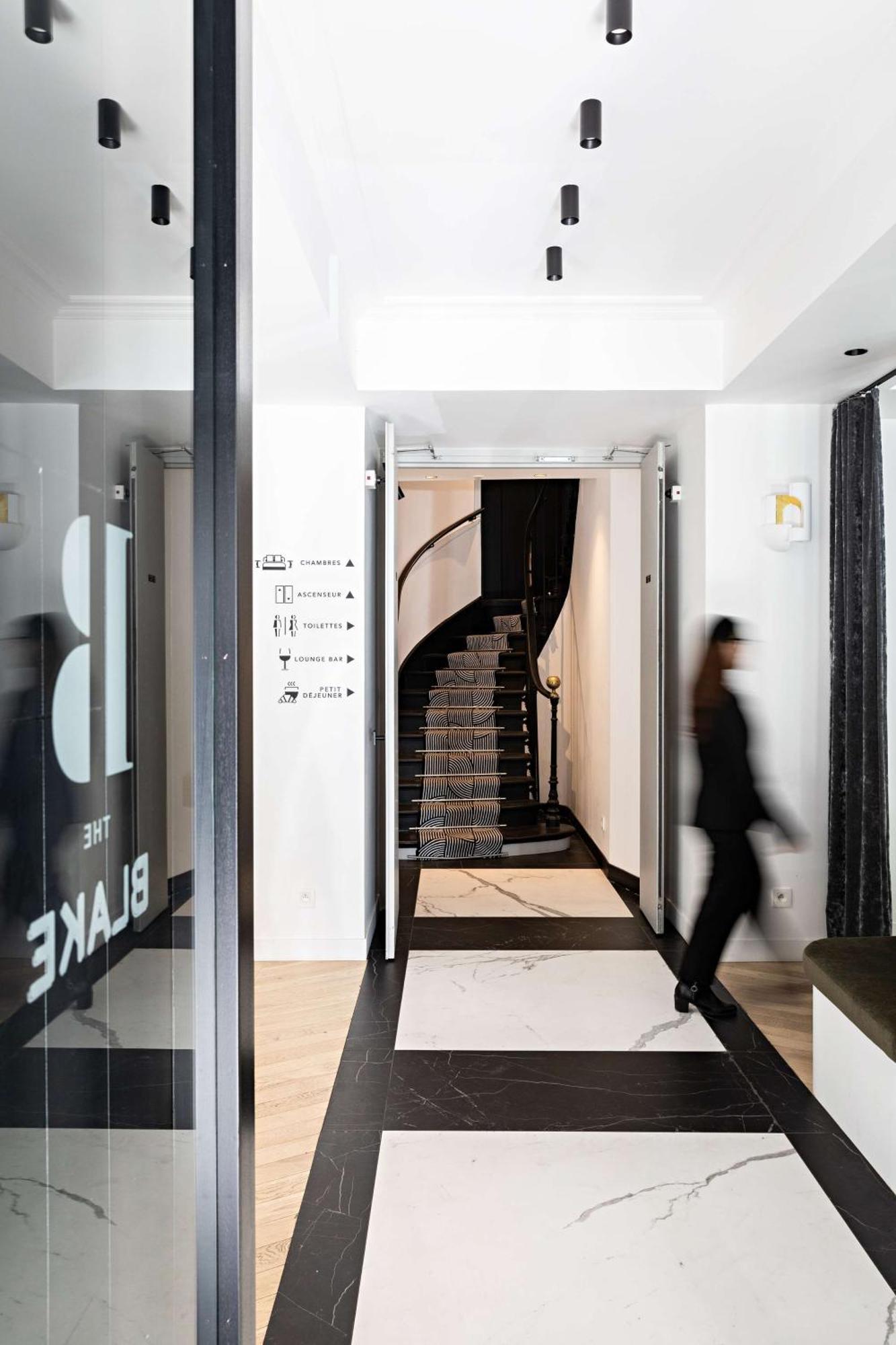 The Blake Gare Saint Lazare 4*