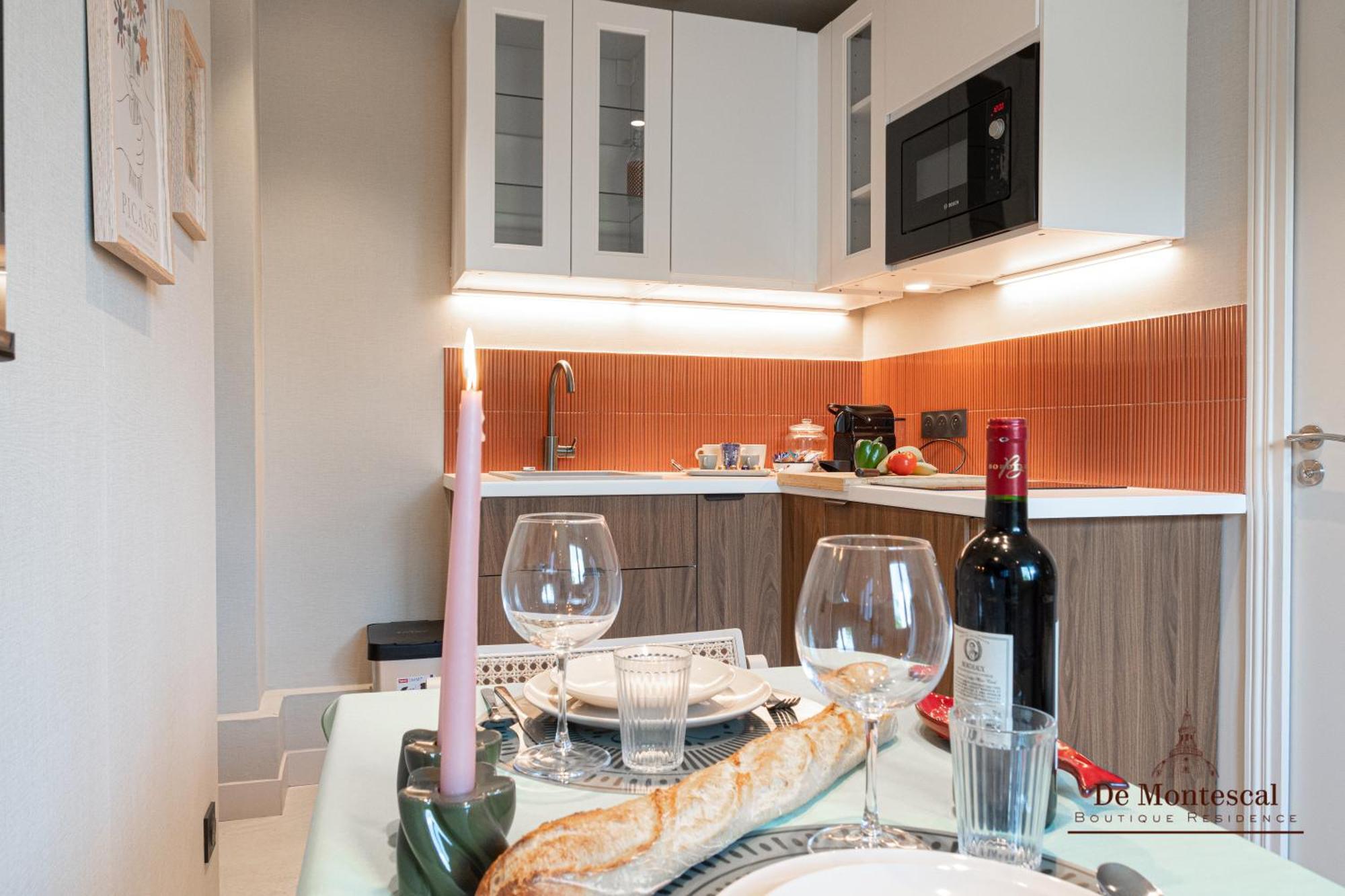 Appartement De Montescal- Montparnasse With Ac 11 To 14m2 In A Prime Location