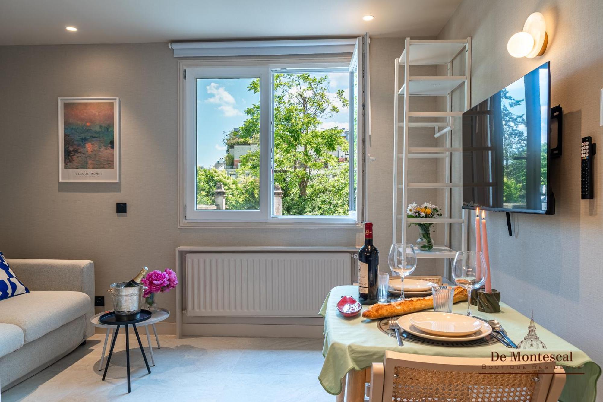 De Montescal- Montparnasse With Ac 11 To 14m2 In A Prime Location Paris