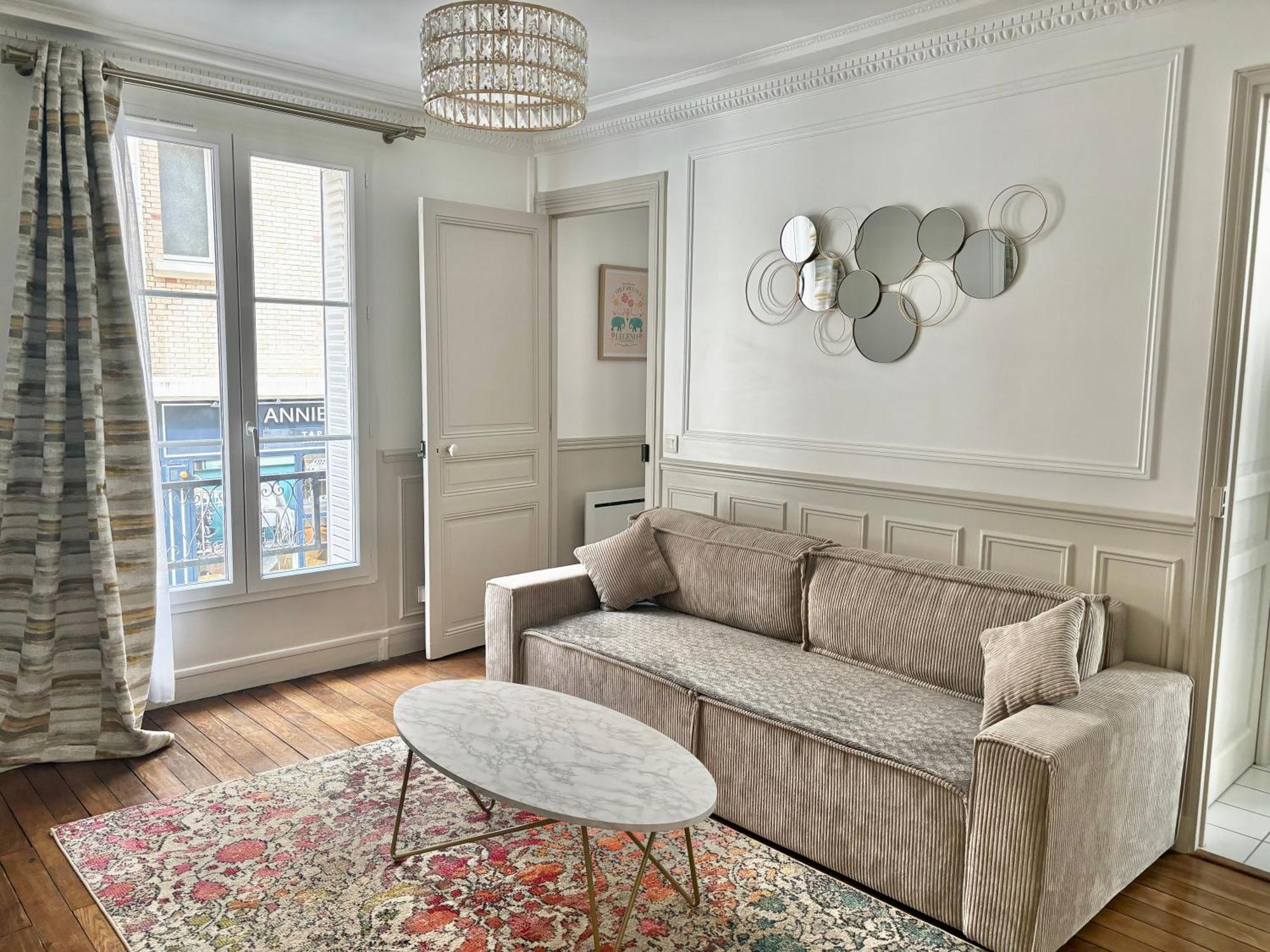 Elise Passy Apartment