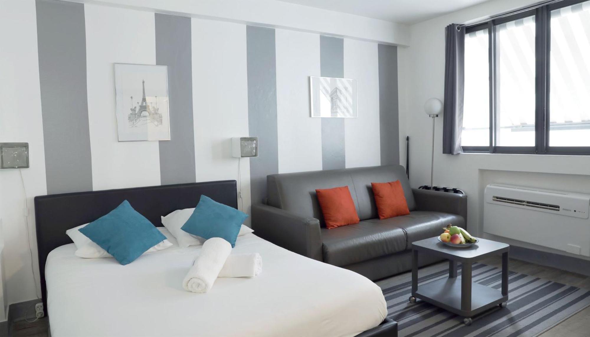 Arc De Triomphe & Trocadero Square - Cityapartmentstay Appartement Paris