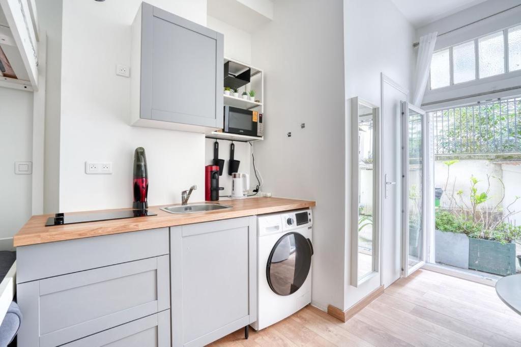 Le Champs Elysees Apartment