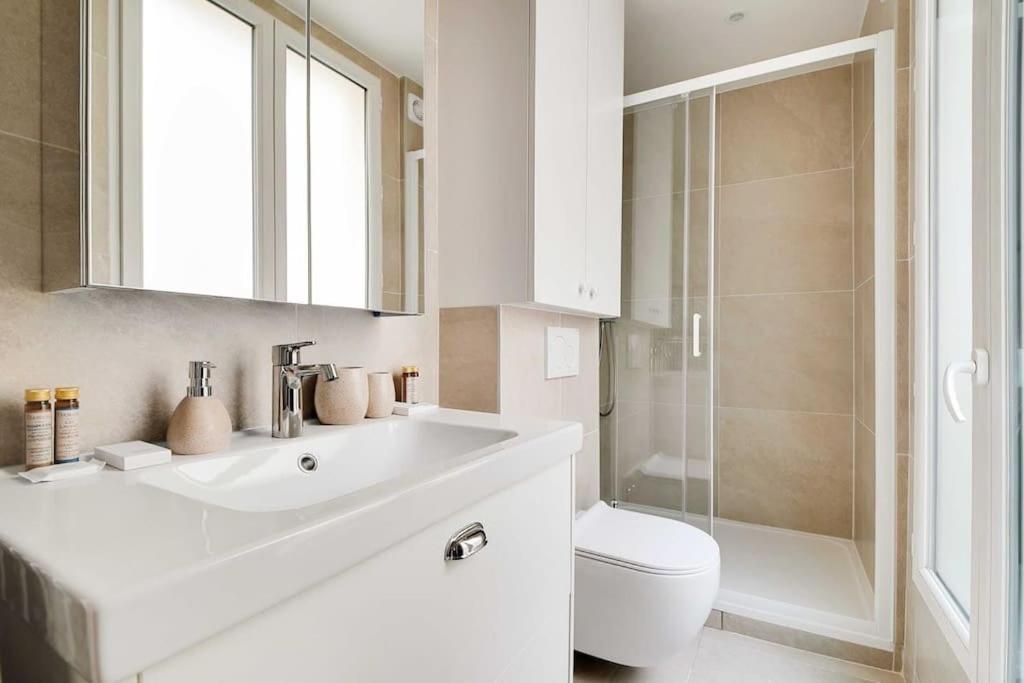 Charming In Le Marais Apartment