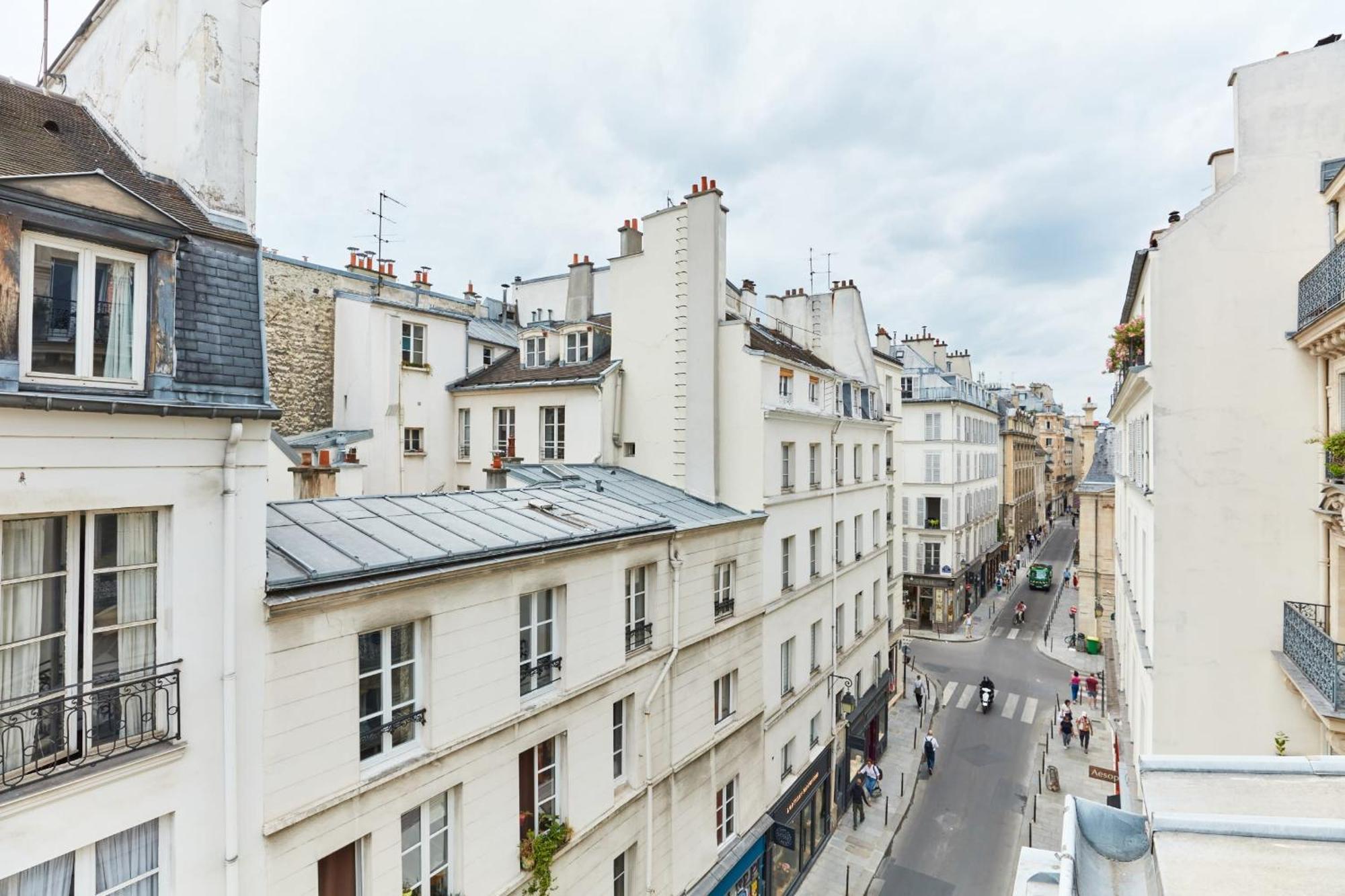 Appartement Place Des Vosges - 1br With Balcony - Cityapartmentstay Paris
