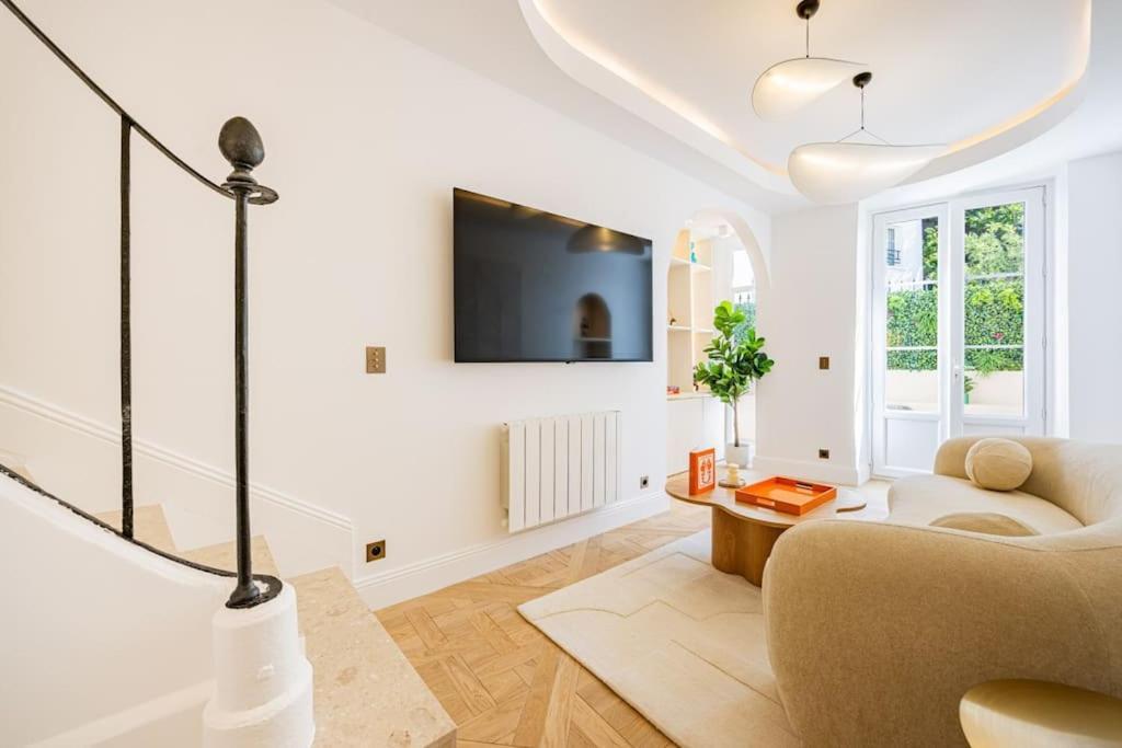 Appartement Townhouse Sacree Coeur Place Du Tertre Montmartre Paris