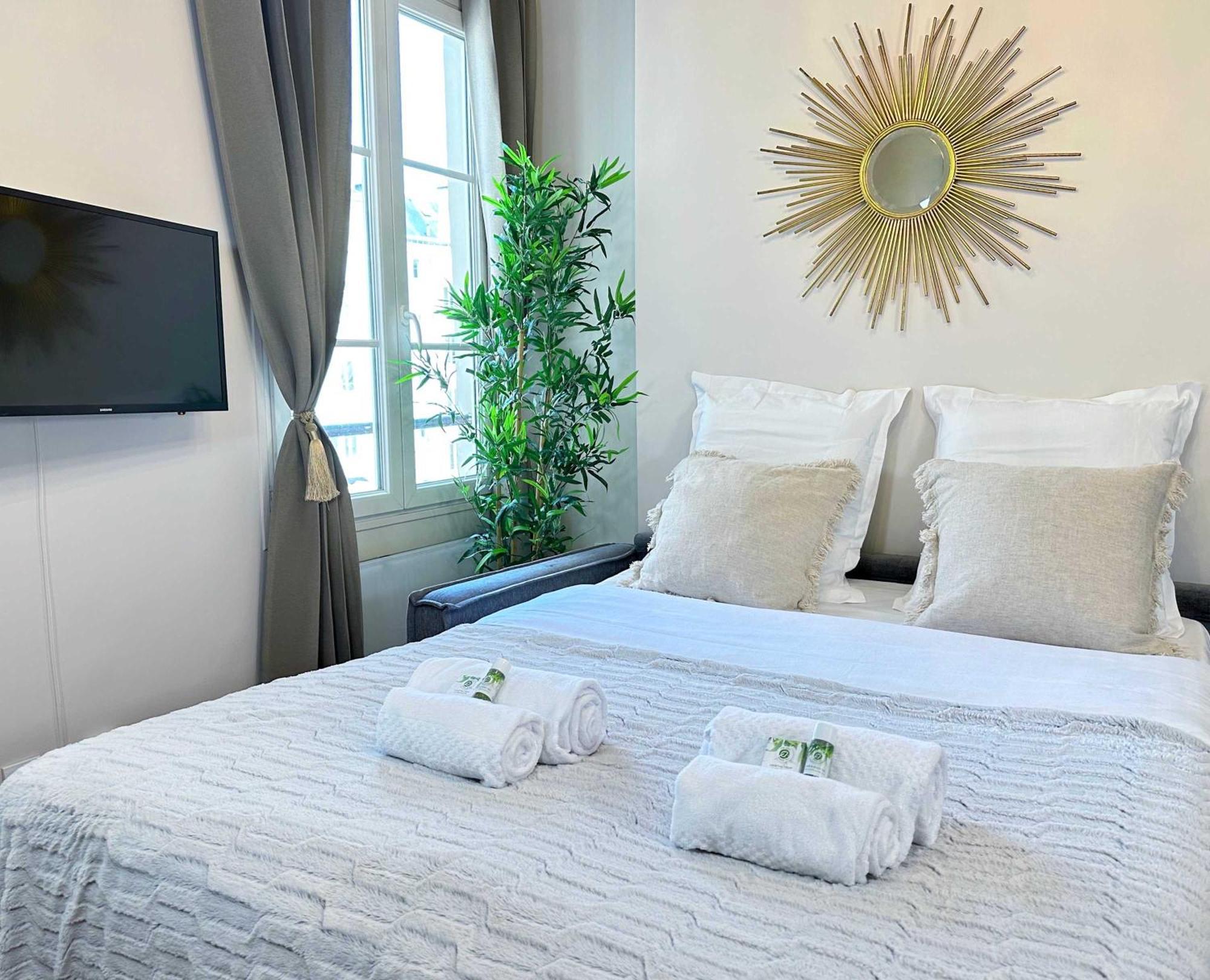 1579 - Eiffel Tower Gem, Stylish & Unique Appartement *