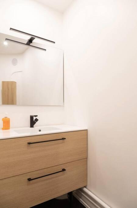 2 Lyonnais Apartment