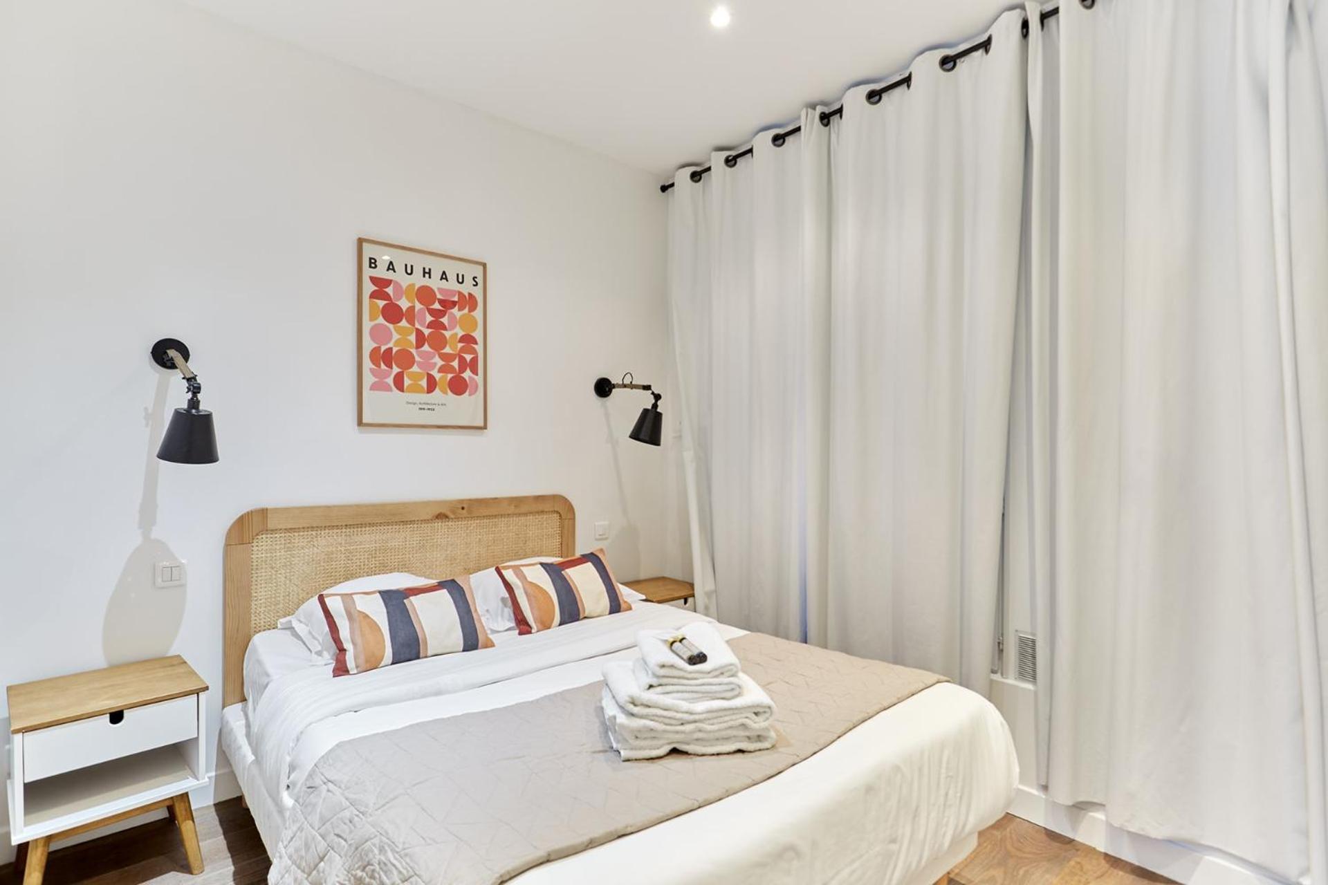 2 Bedrooms Center Of Apartment Paris