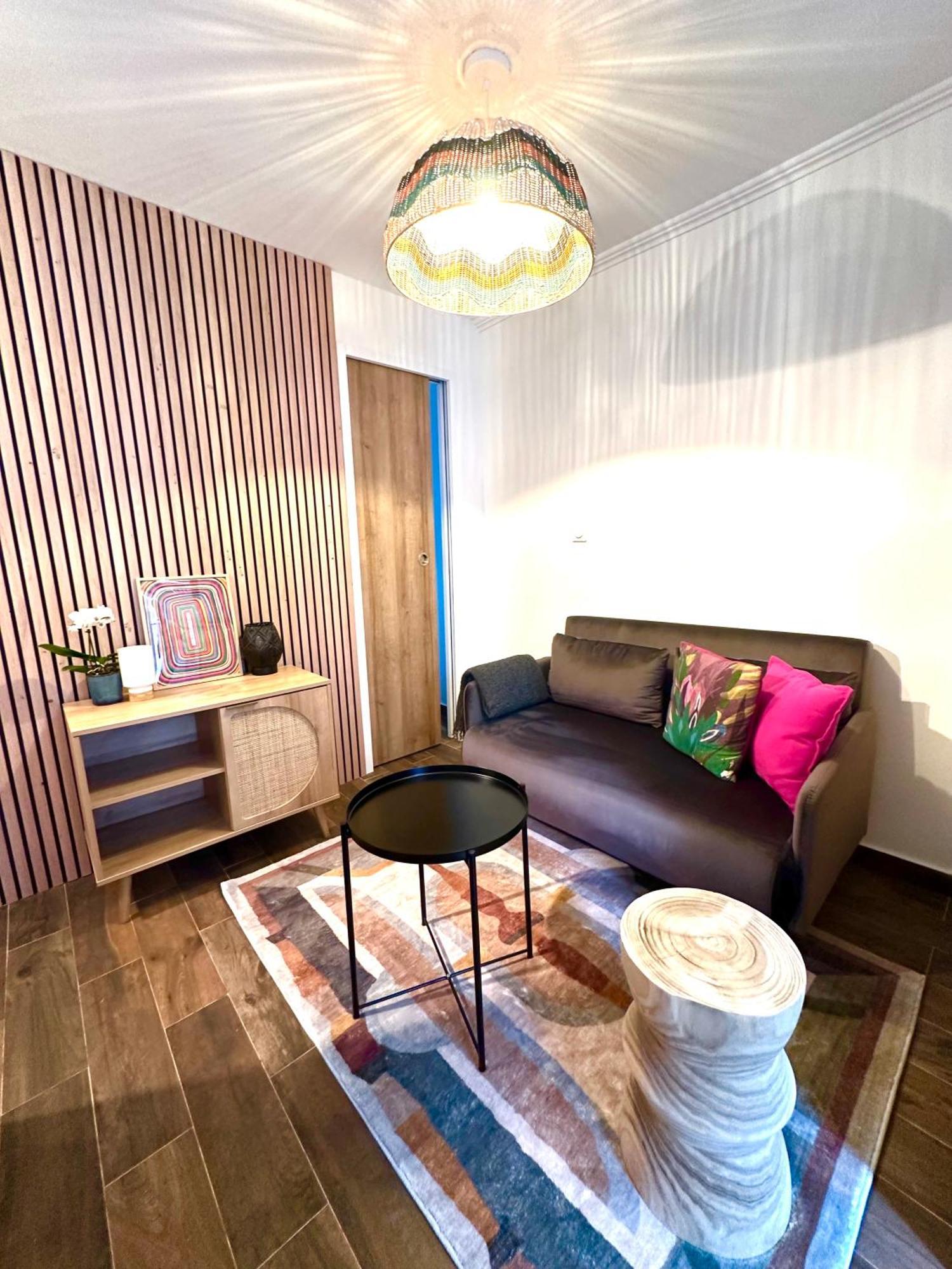 Apartment Modern Near Montmarte 2 Mins From Metro Chateau Rouge *